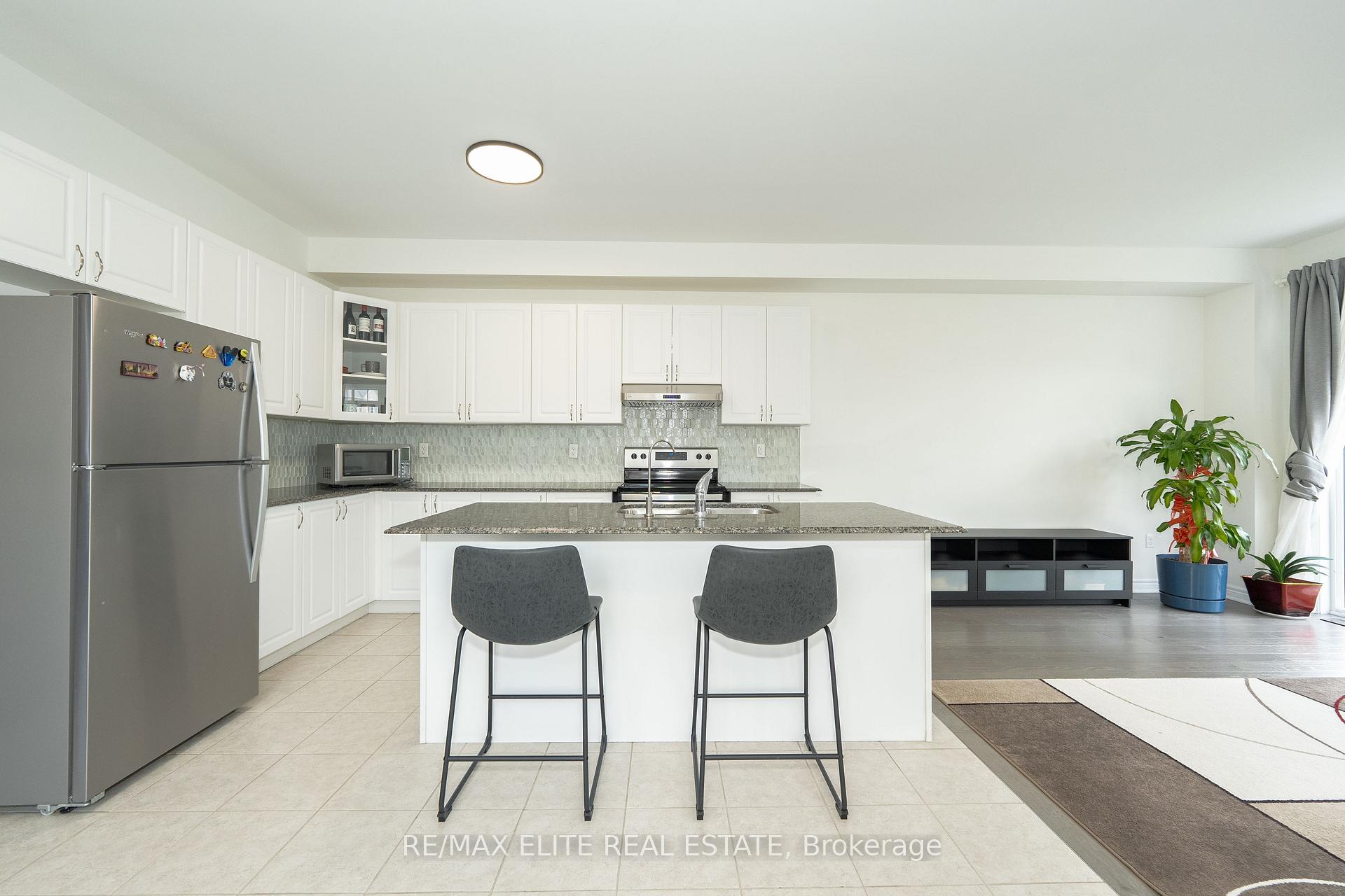 Photo 12 of 32 Titan Trail, Markham, Cedarwood — HOMEH
