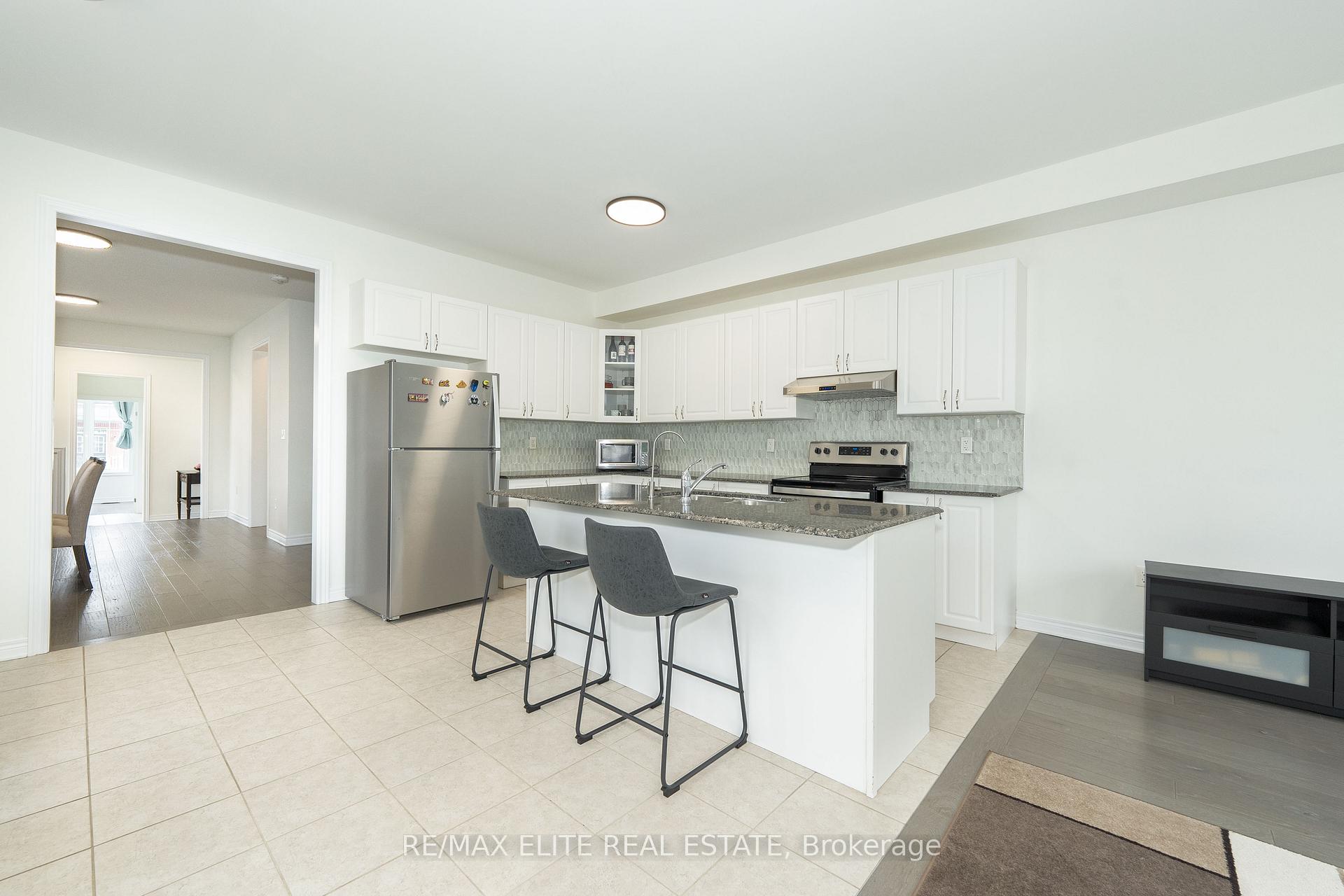 Photo 13 of 32 Titan Trail, Markham, Cedarwood — HOMEH