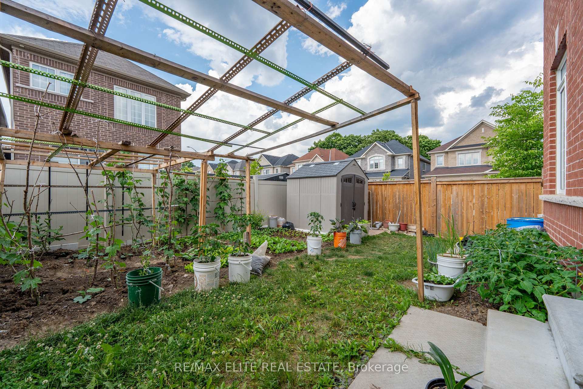 Photo 39 of 32 Titan Trail, Markham, Cedarwood — HOMEH