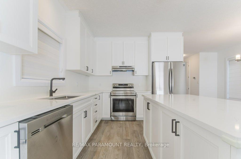 Photo 11 of 19 Jacob Detweiller Drive, Kitchener — HOMEH