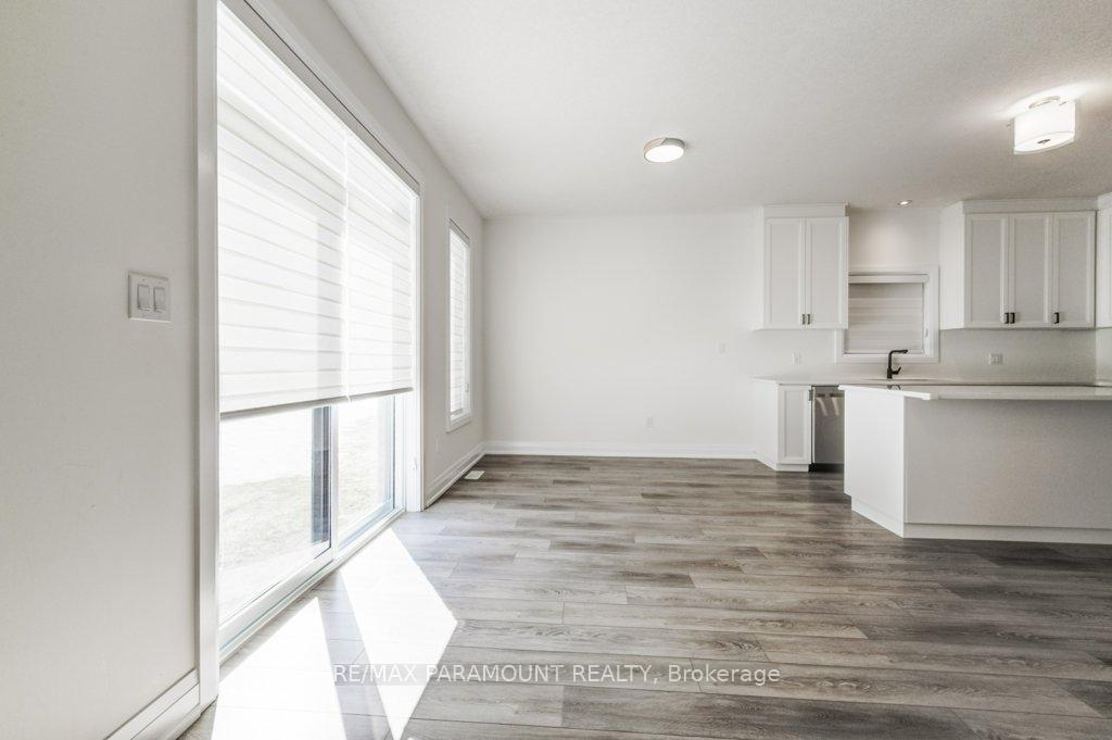 Photo 18 of 19 Jacob Detweiller Drive, Kitchener — HOMEH