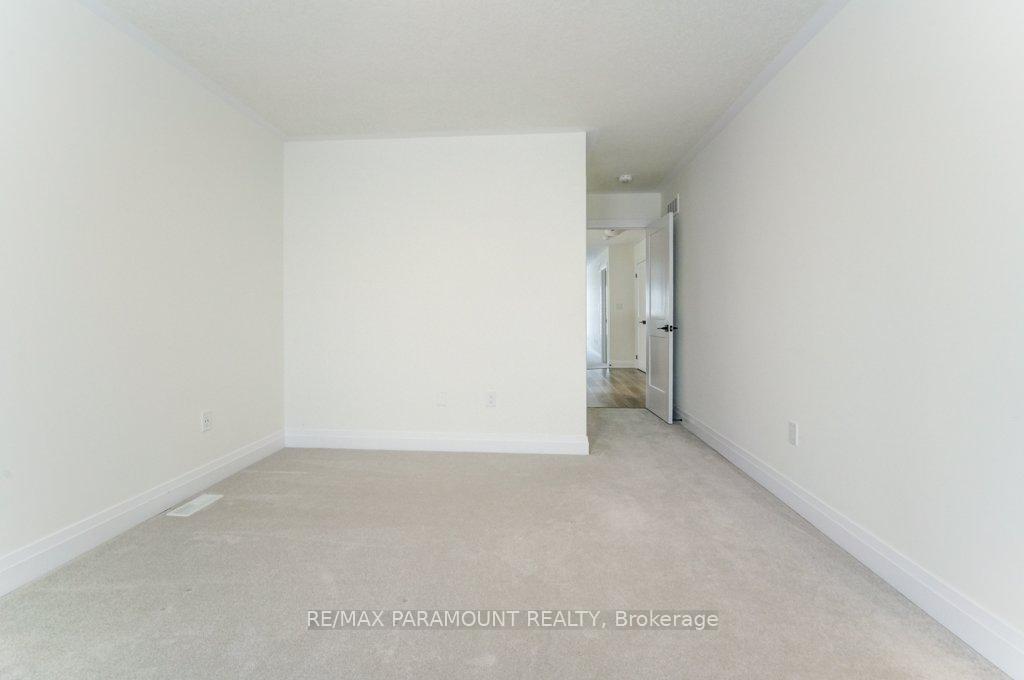 Photo 34 of 19 Jacob Detweiller Drive, Kitchener — HOMEH