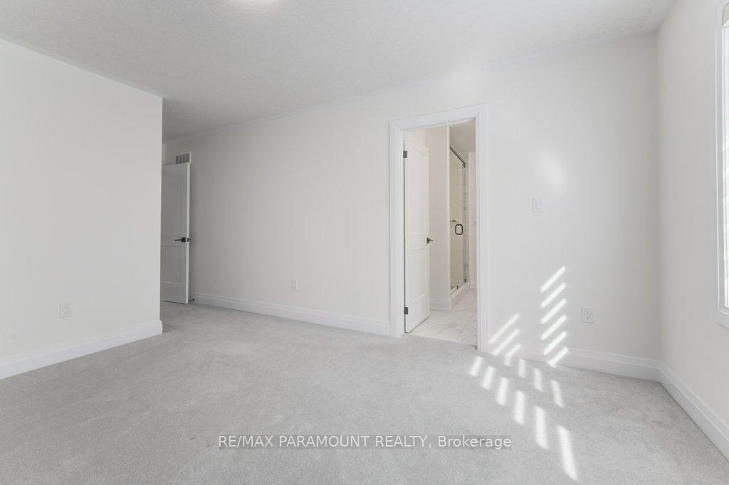 Photo 35 of 19 Jacob Detweiller Drive, Kitchener — HOMEH