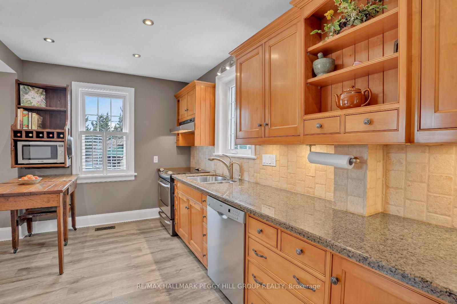 Photo 5 of 406 Mill Street, Kitchener — HOMEH