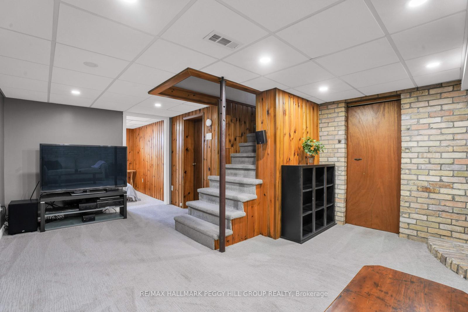 Photo 15 of 406 Mill Street, Kitchener — HOMEH