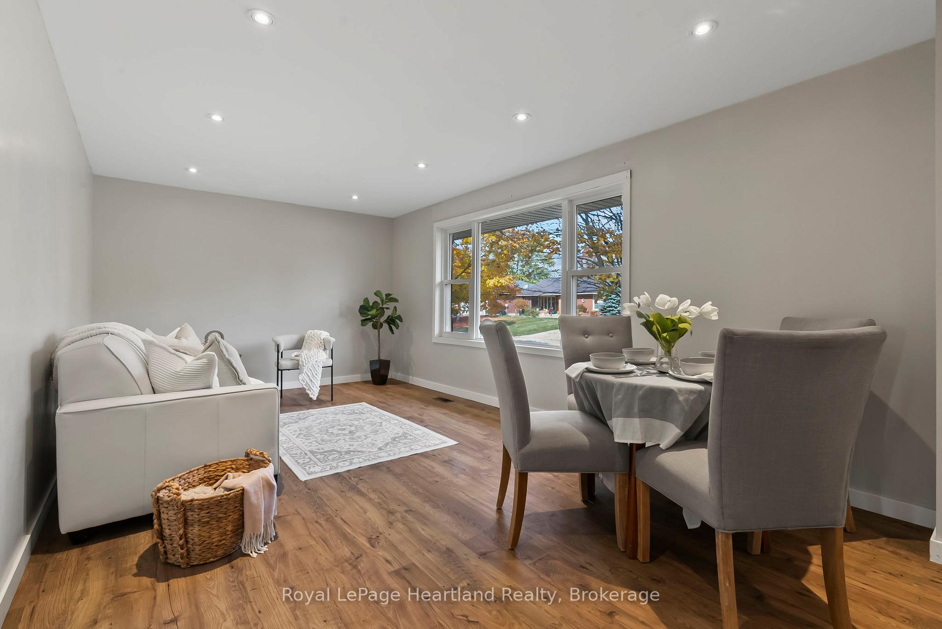 Photo 10 of 87 George Street N, Minto — HOMEH