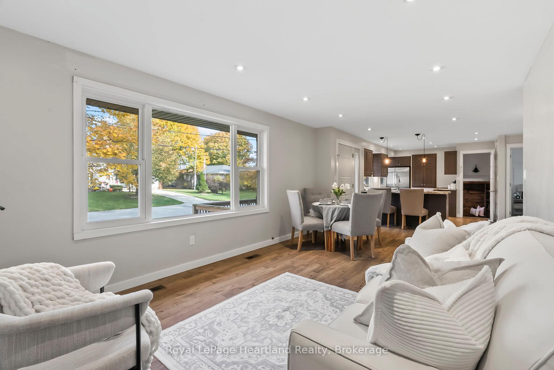 Photo 13 of 87 George Street N, Minto — HOMEH