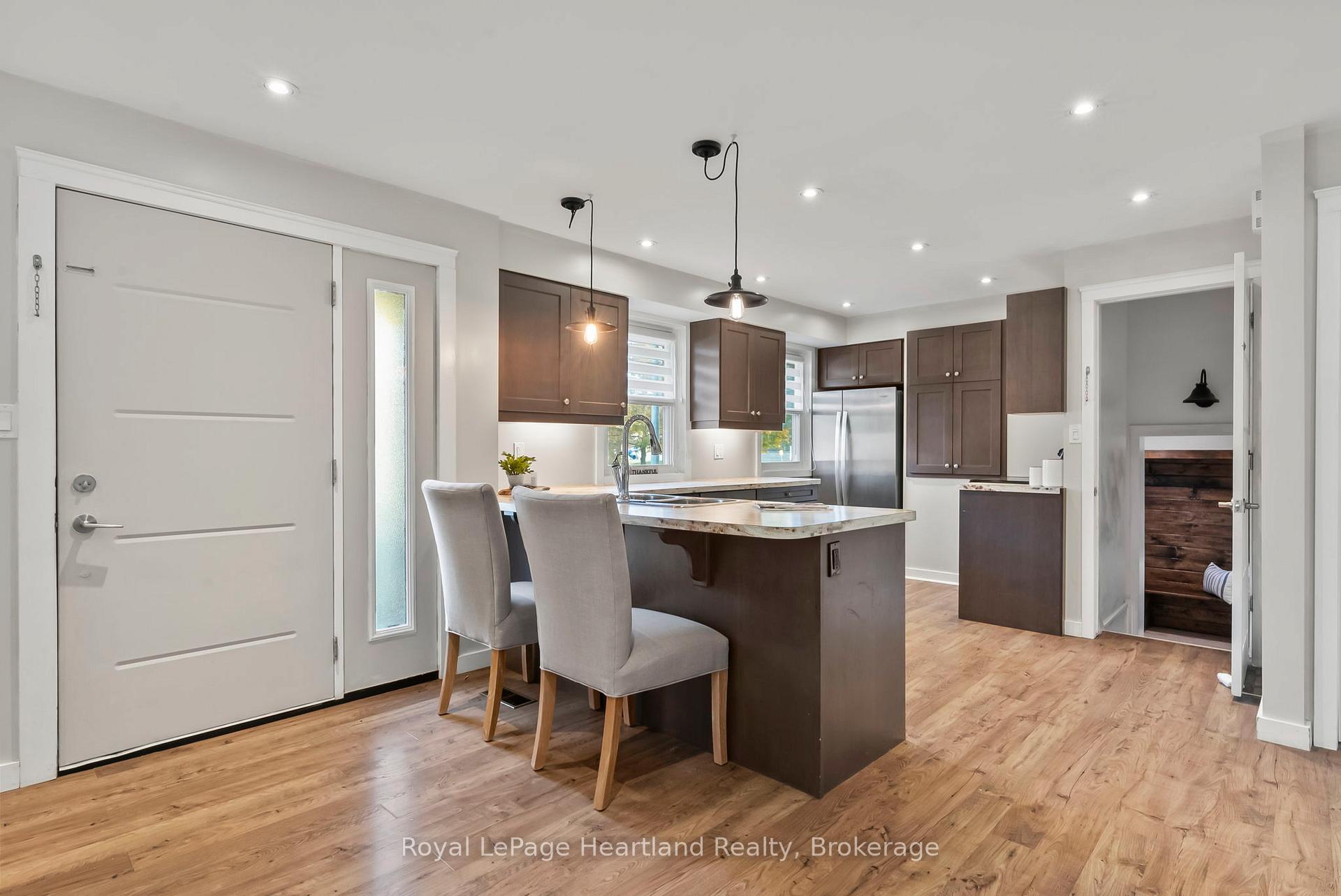 Photo 15 of 87 George Street N, Minto — HOMEH