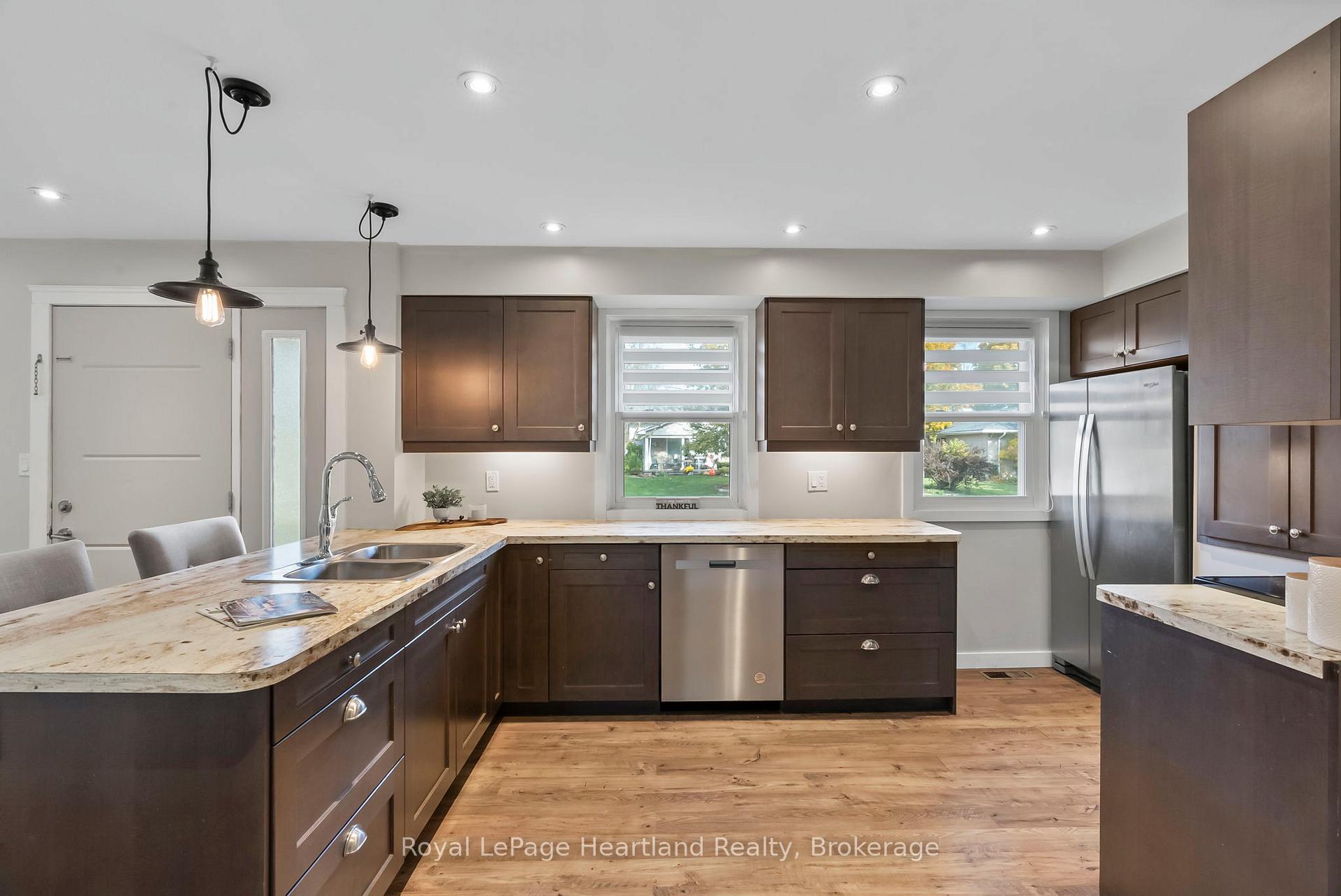 Photo 17 of 87 George Street N, Minto — HOMEH