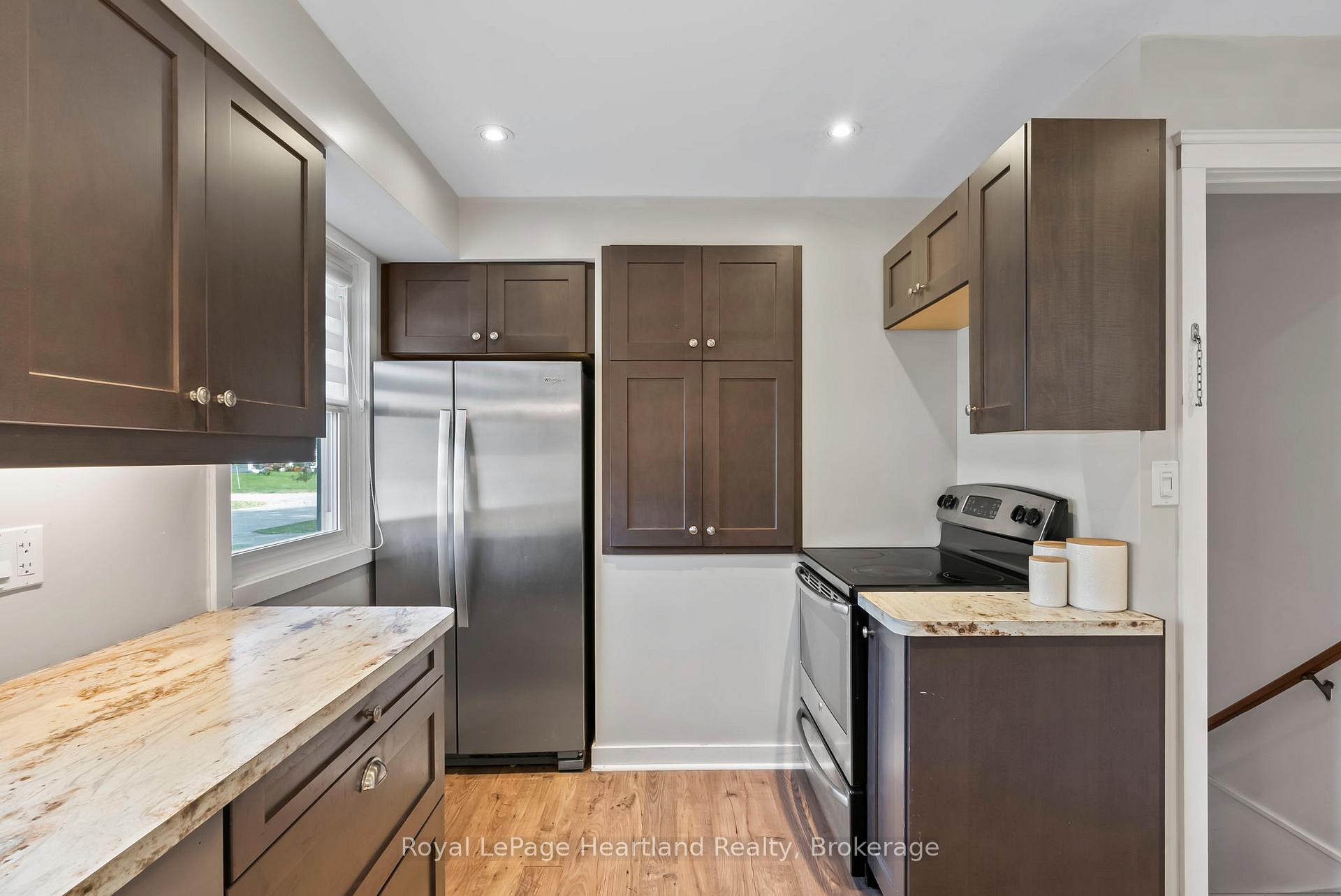Photo 18 of 87 George Street N, Minto — HOMEH