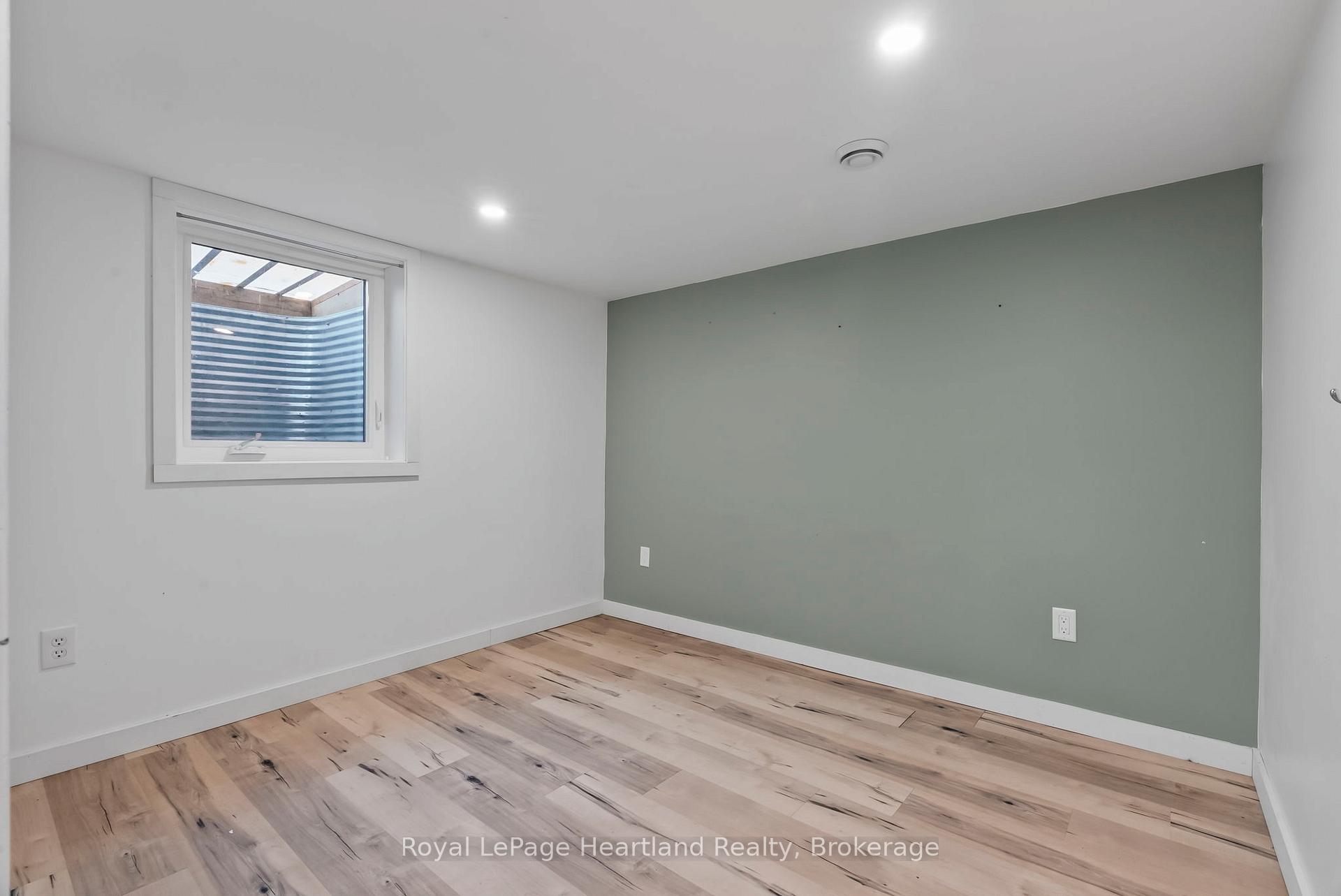 Photo 33 of 87 George Street N, Minto — HOMEH