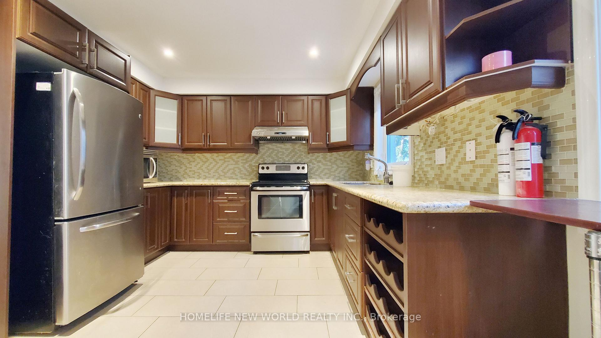 Photo 7 of 22 Mary Pearson Drive, Markham, Middlefield — HOMEH