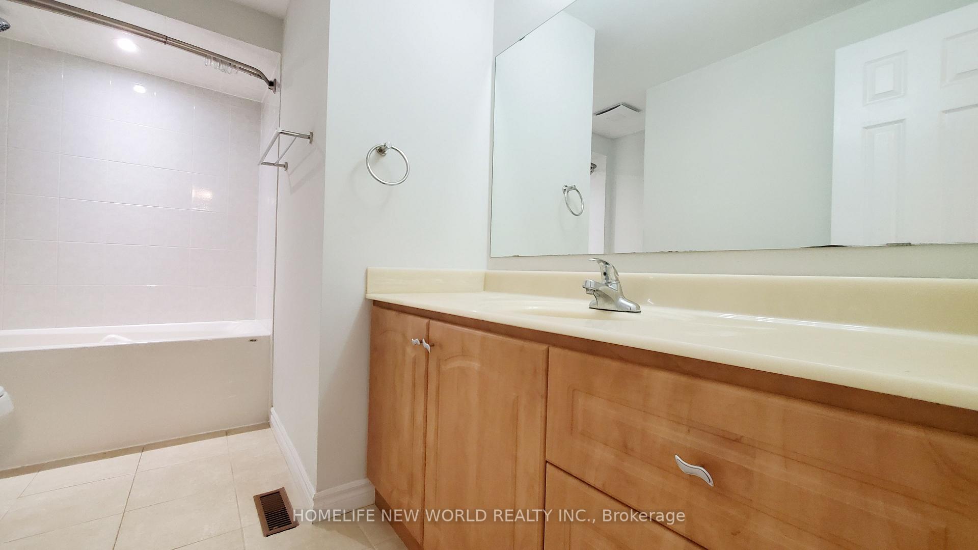 Photo 13 of 22 Mary Pearson Drive, Markham, Middlefield — HOMEH