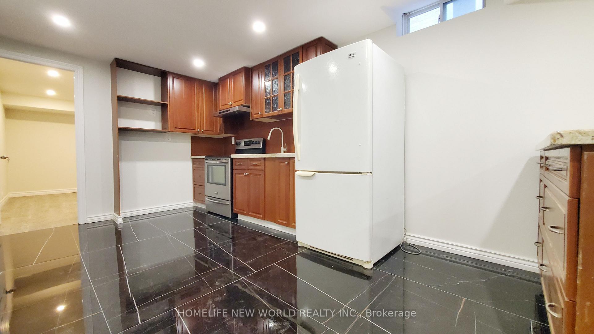 Photo 17 of 22 Mary Pearson Drive, Markham, Middlefield — HOMEH