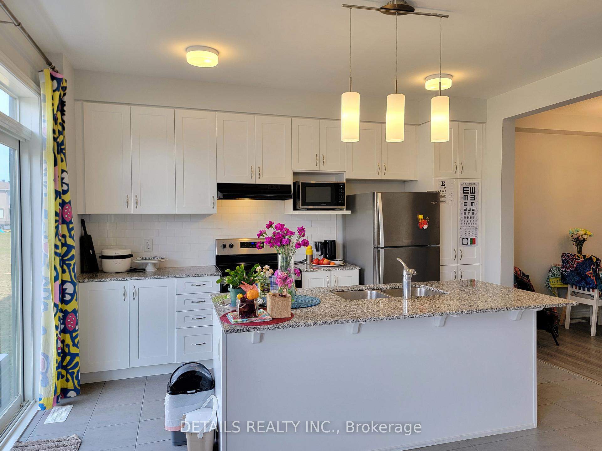 Photo 8 of 555 Arosa Way, Ottawa, Kanata - Emerald Meadows/Trailwest — HOMEH