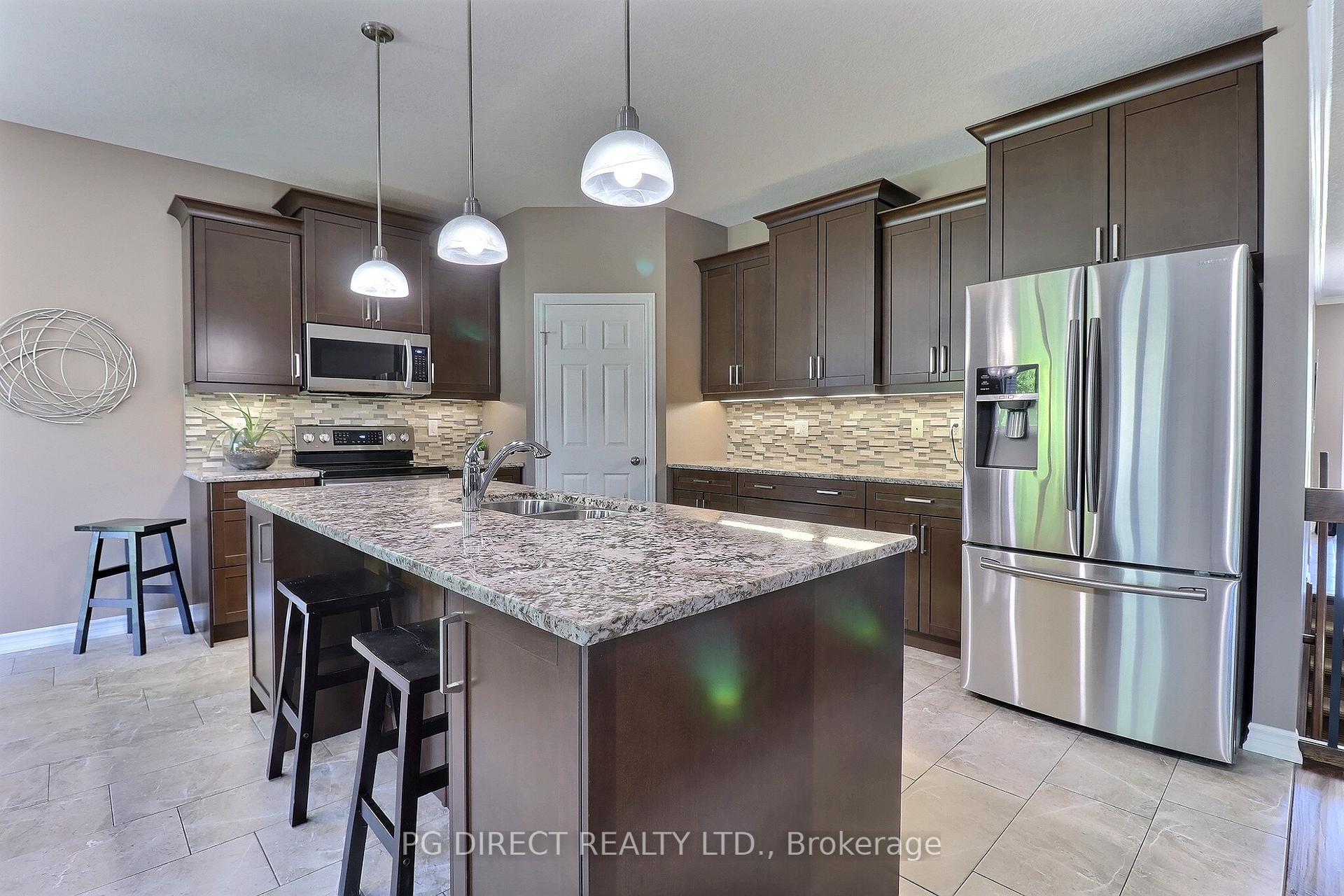 Photo 4 of 67 Caverhill Crescent, Middlesex Centre, Komoka — HOMEH