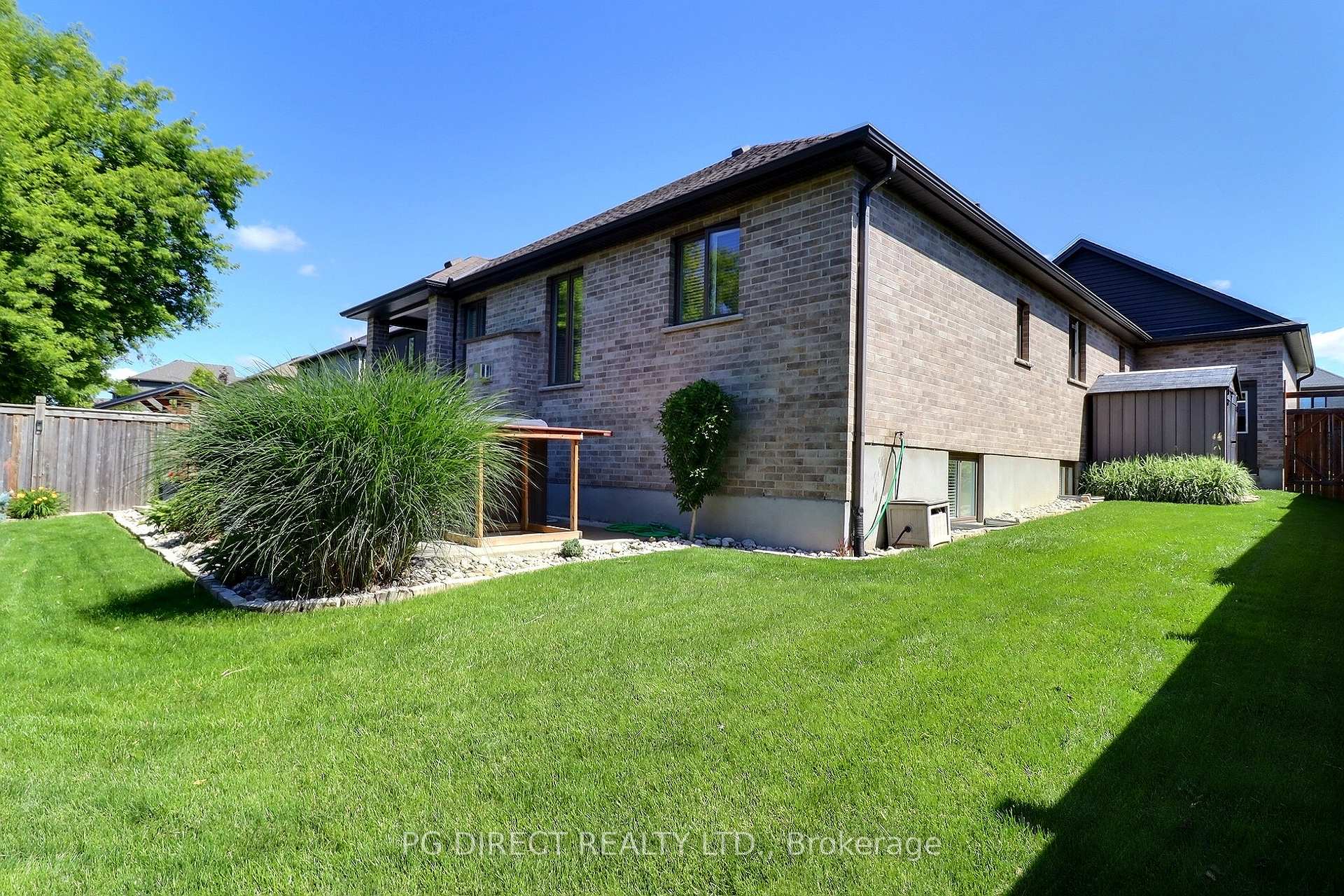 Photo 18 of 67 Caverhill Crescent, Middlesex Centre, Komoka — HOMEH
