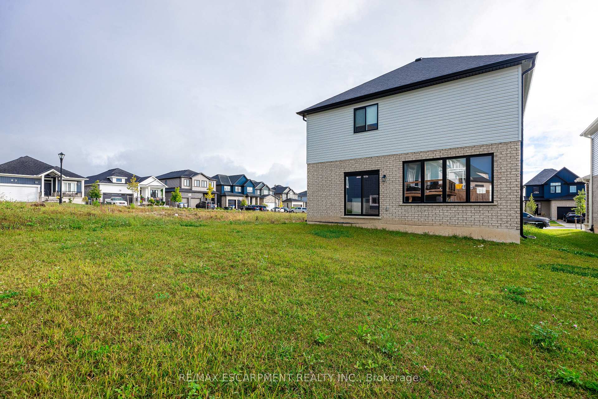 Photo 28 of 128 Basil Crescent, Middlesex Centre, Ilderton — HOMEH