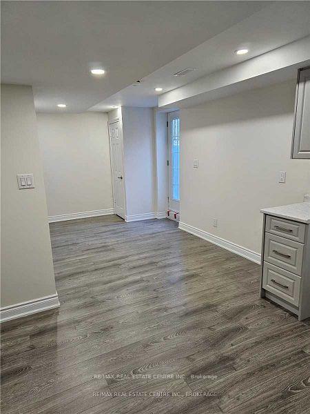 Photo 3 of 151 Agro (Basement) Street, Hamilton, Waterdown — HOMEH