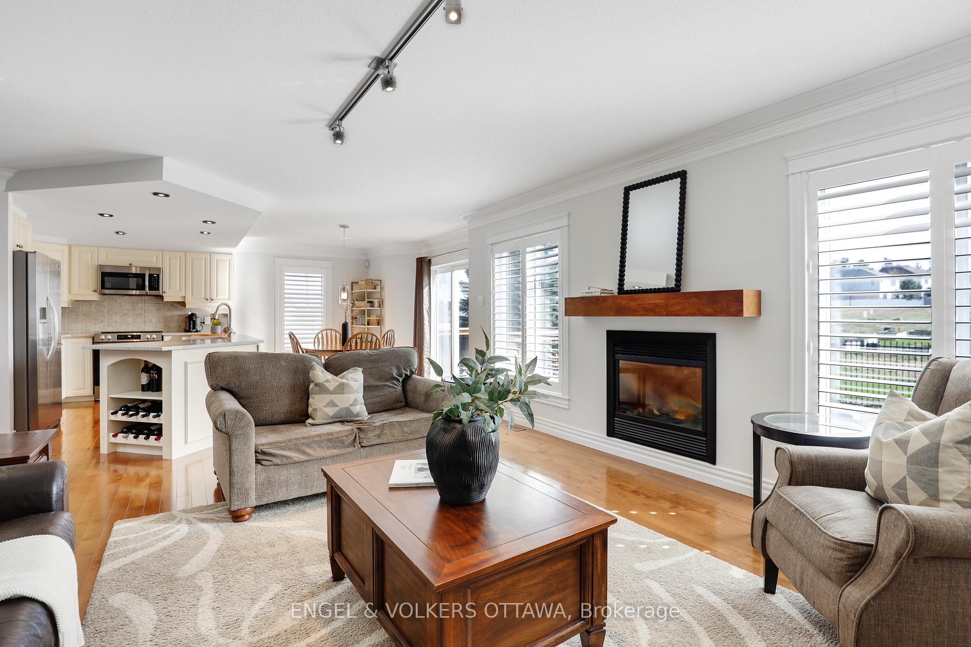 Photo 14 of 83 Scampton Drive, Ottawa, Kanata - Morgan's Grant/South March — HOMEH