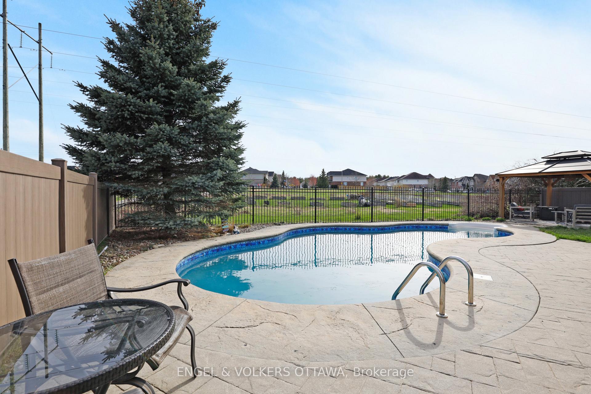 Photo 26 of 83 Scampton Drive, Ottawa, Kanata - Morgan's Grant/South March — HOMEH