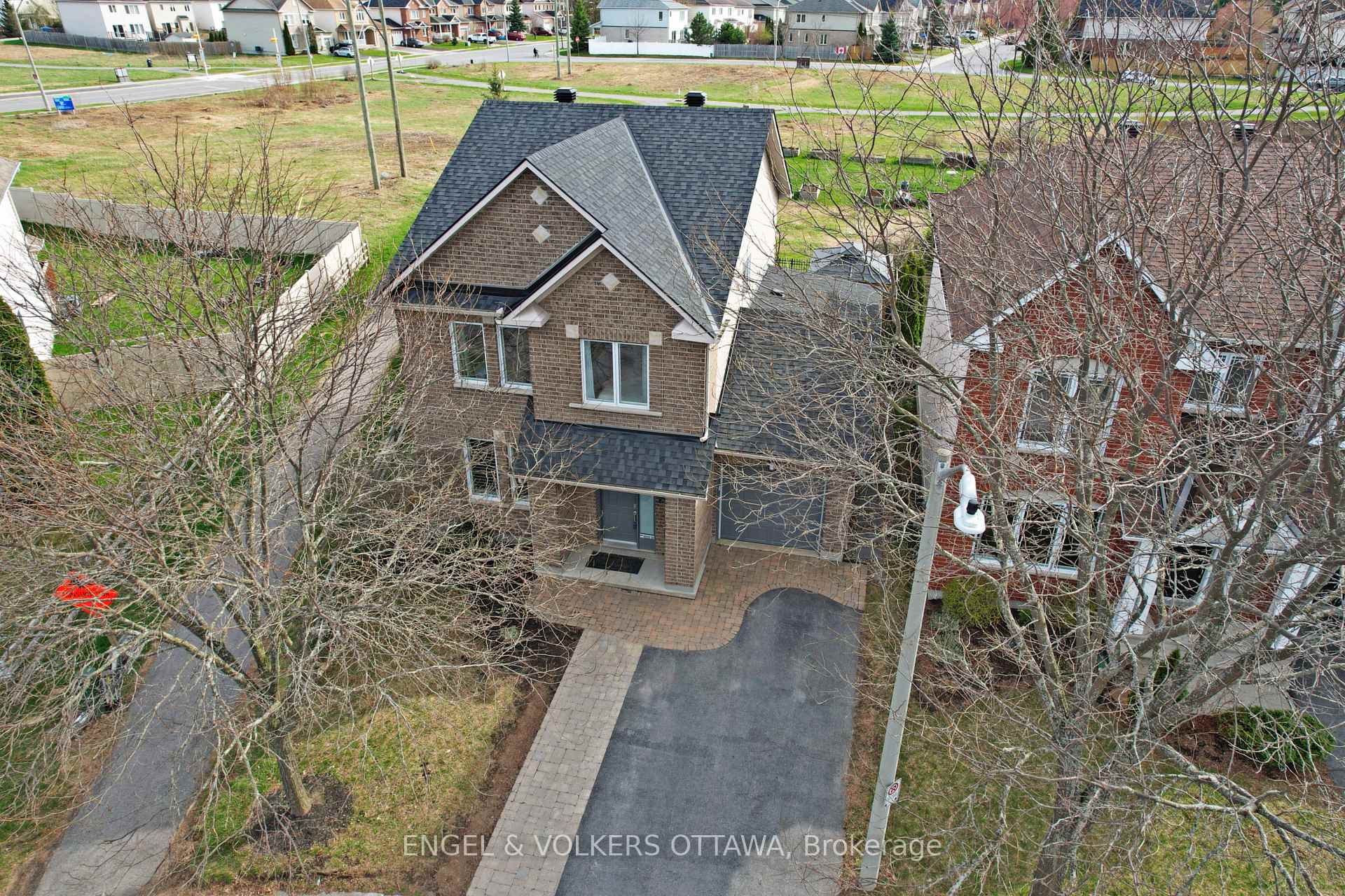 Photo 30 of 83 Scampton Drive, Ottawa, Kanata - Morgan's Grant/South March — HOMEH