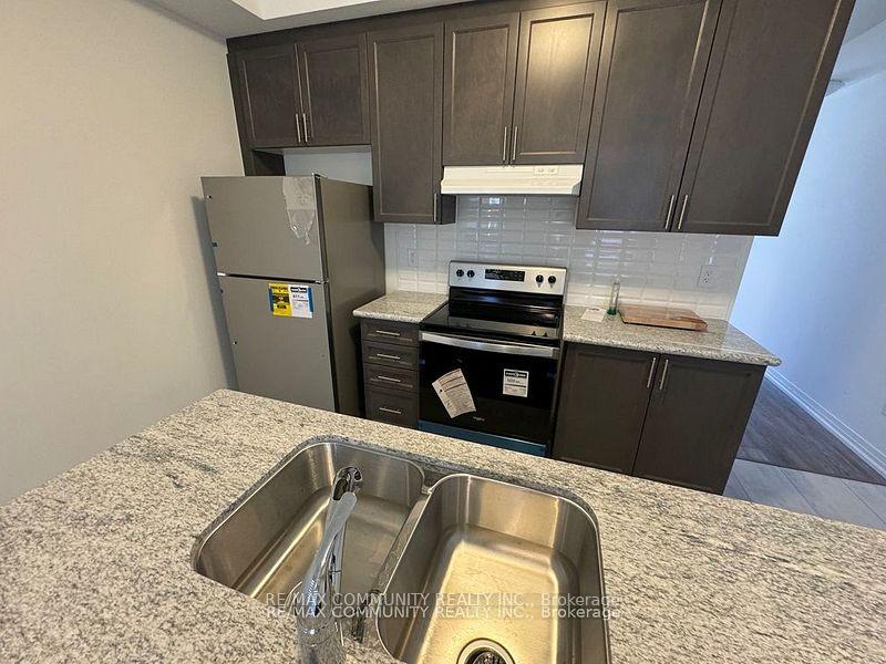 Photo 8 of 71 Carneros Way, Markham, Cedar Grove — HOMEH