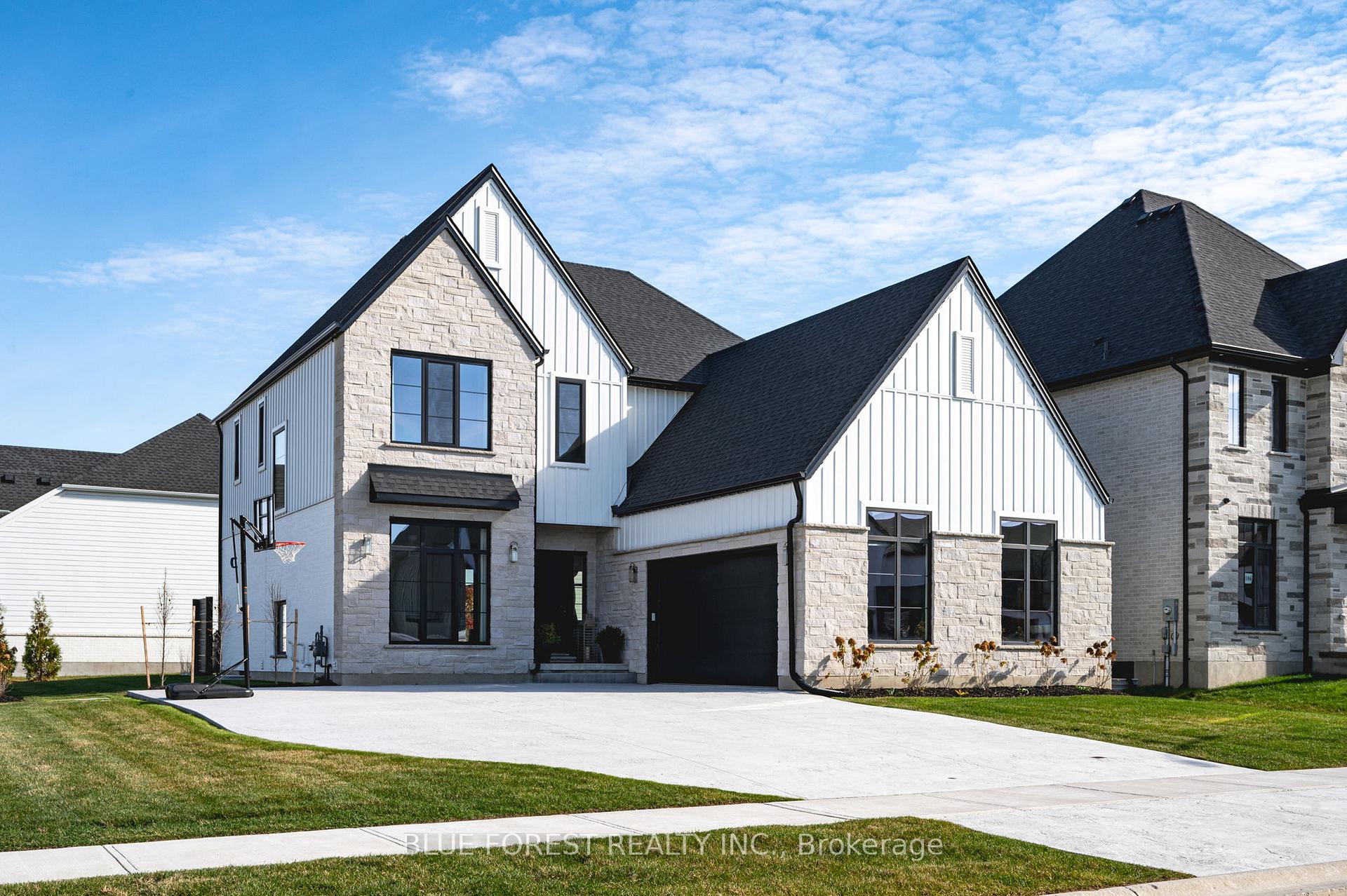 Photo 1 of 102 Edgewater Boulevard, Middlesex Centre, Kilworth — HOMEH
