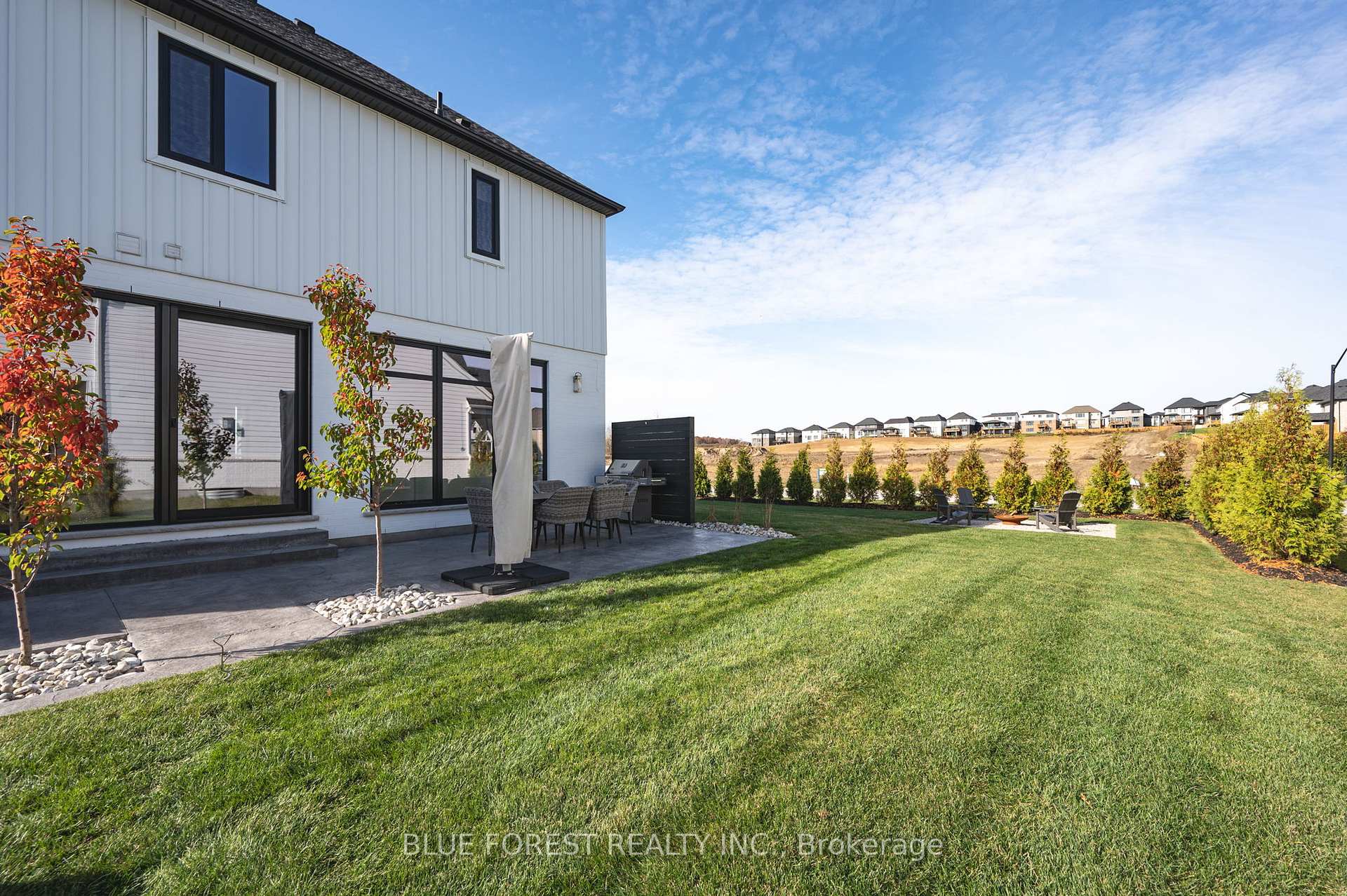 Photo 6 of 102 Edgewater Boulevard, Middlesex Centre, Kilworth — HOMEH