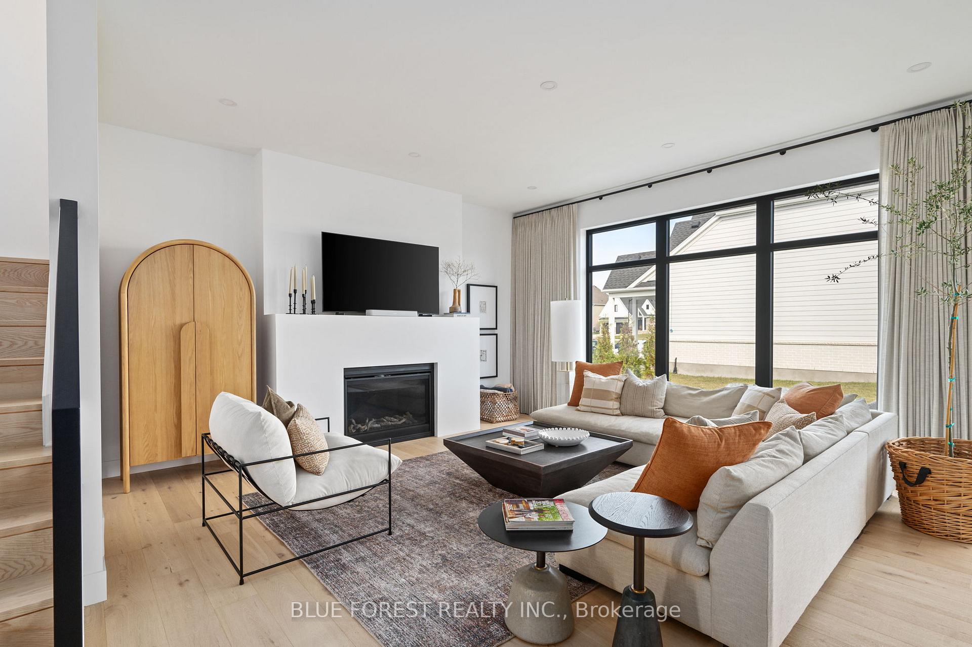 Photo 13 of 102 Edgewater Boulevard, Middlesex Centre, Kilworth — HOMEH