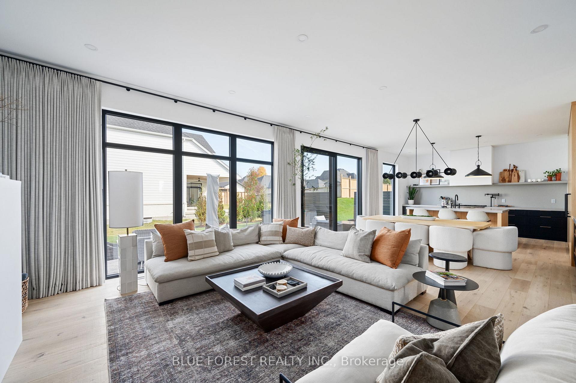 Photo 14 of 102 Edgewater Boulevard, Middlesex Centre, Kilworth — HOMEH