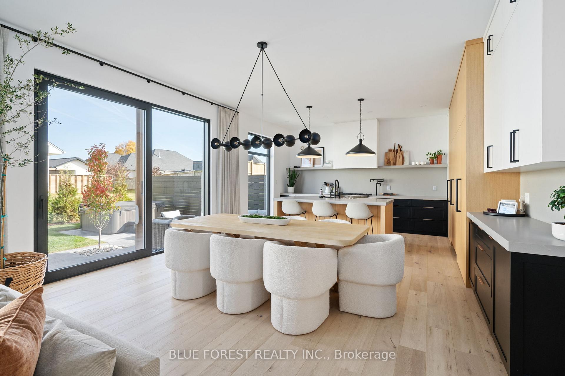 Photo 16 of 102 Edgewater Boulevard, Middlesex Centre, Kilworth — HOMEH