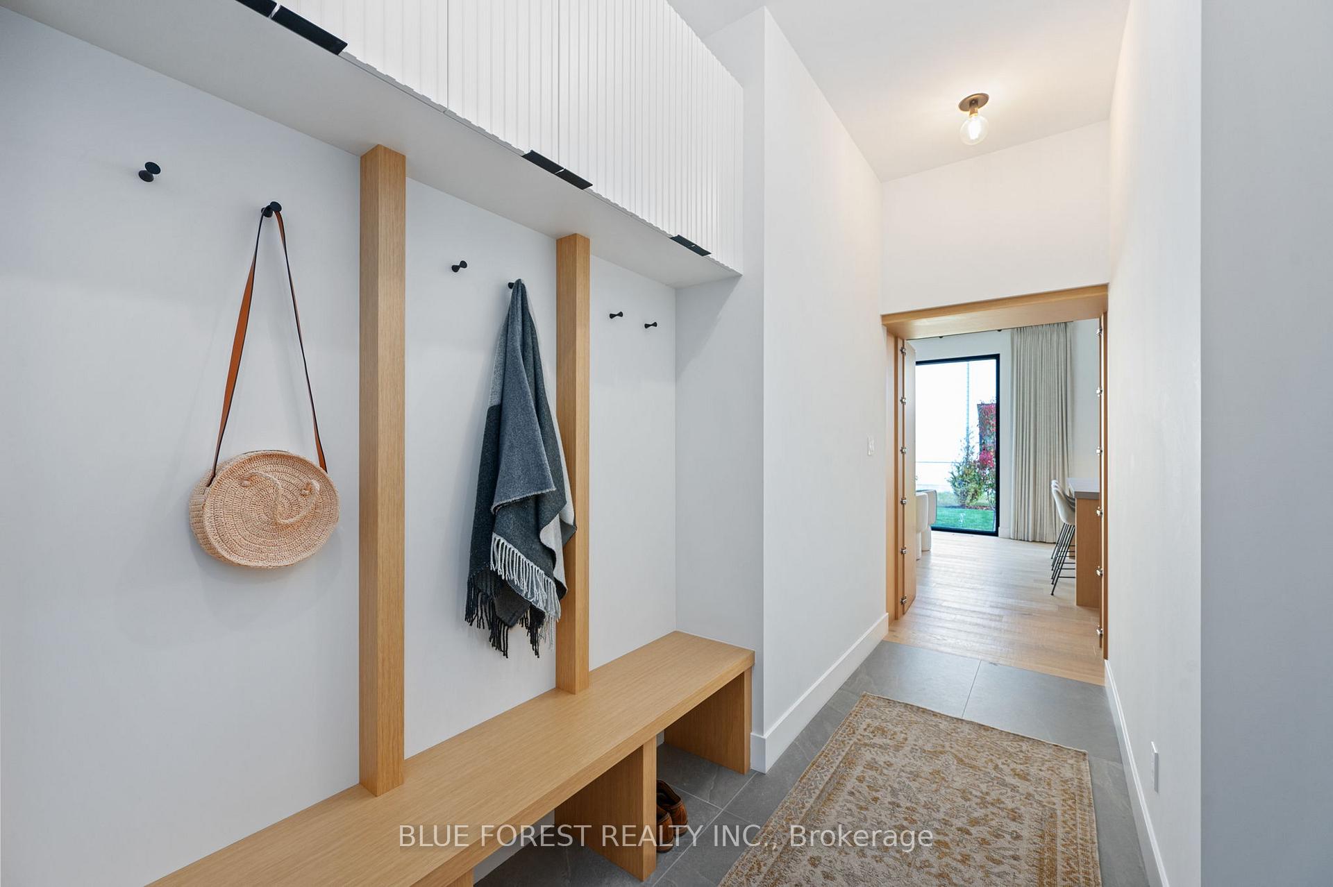 Photo 20 of 102 Edgewater Boulevard, Middlesex Centre, Kilworth — HOMEH