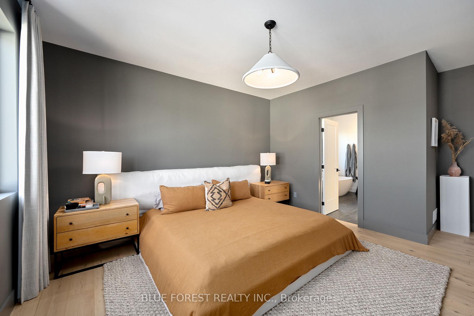 Photo 25 of 102 Edgewater Boulevard, Middlesex Centre, Kilworth — HOMEH