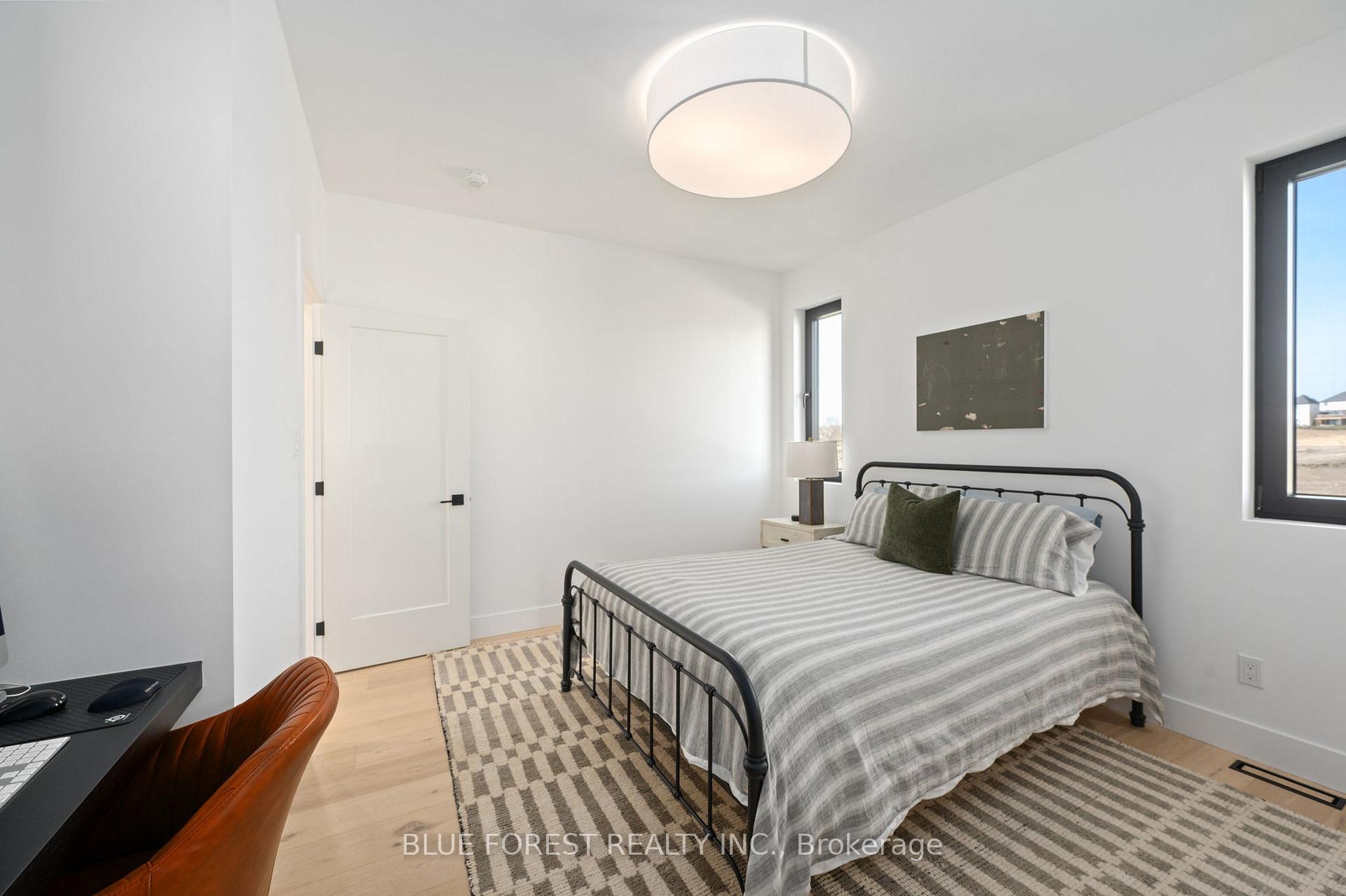 Photo 28 of 102 Edgewater Boulevard, Middlesex Centre, Kilworth — HOMEH