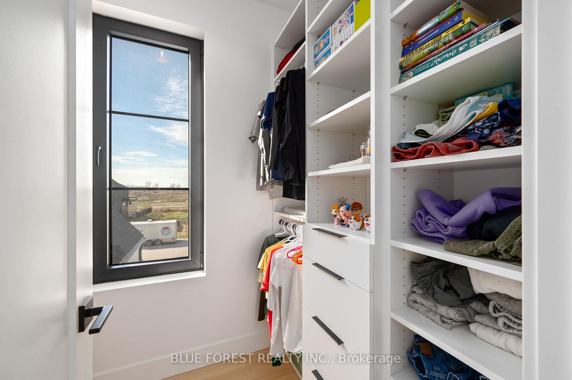Photo 34 of 102 Edgewater Boulevard, Middlesex Centre, Kilworth — HOMEH