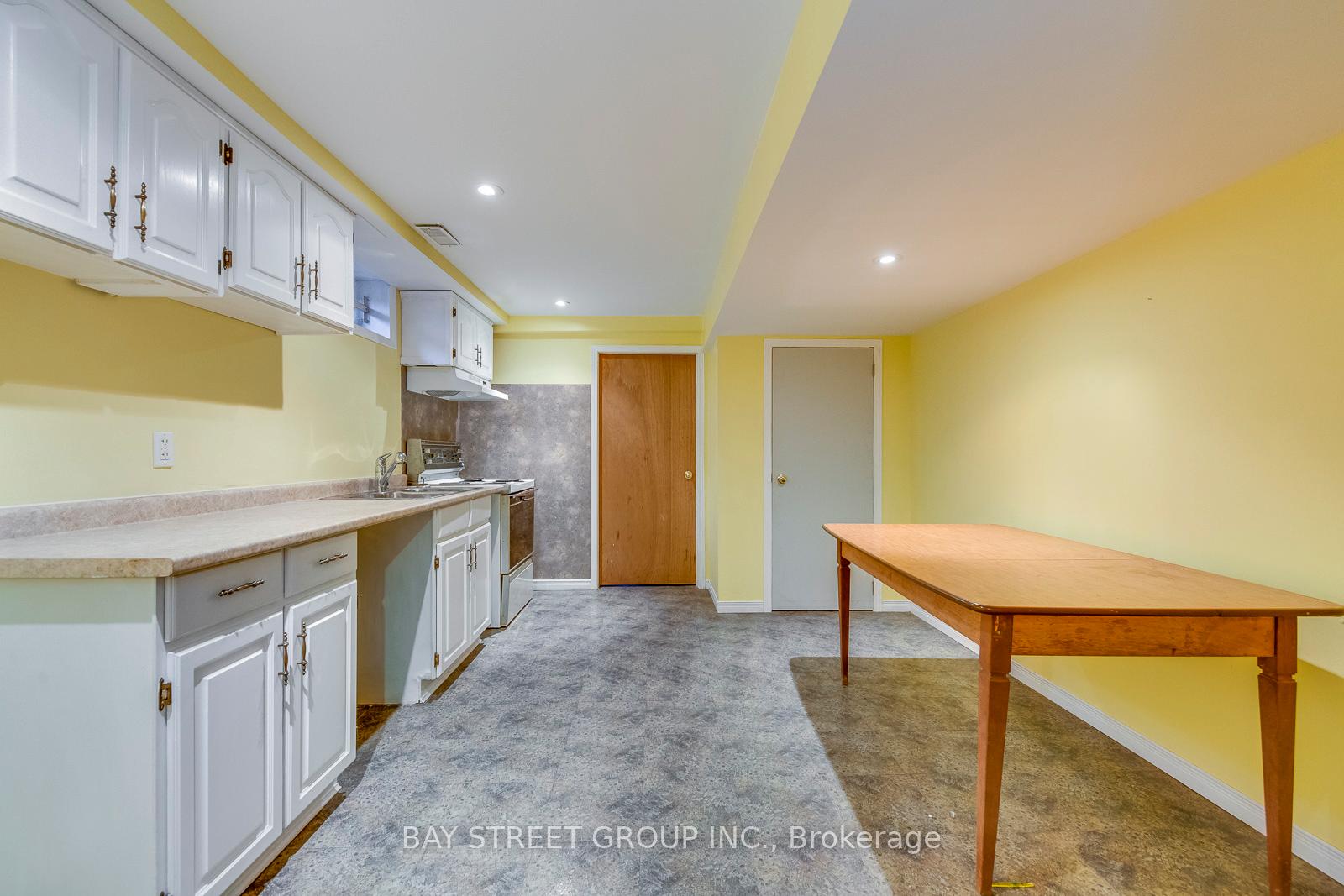 Photo 28 of 55 Milano Court, Hamilton, Gurnett — HOMEH