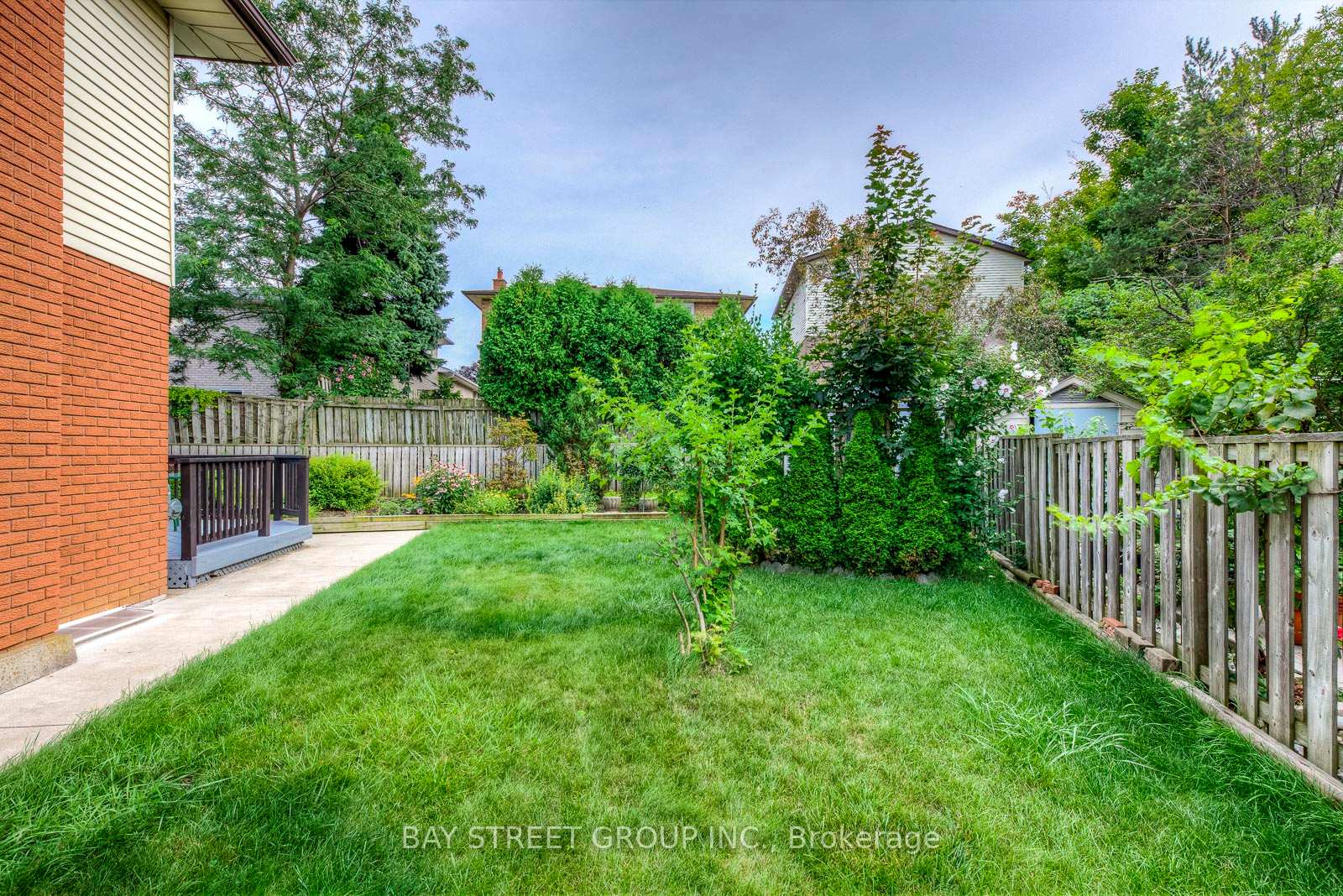 Photo 35 of 55 Milano Court, Hamilton, Gurnett — HOMEH