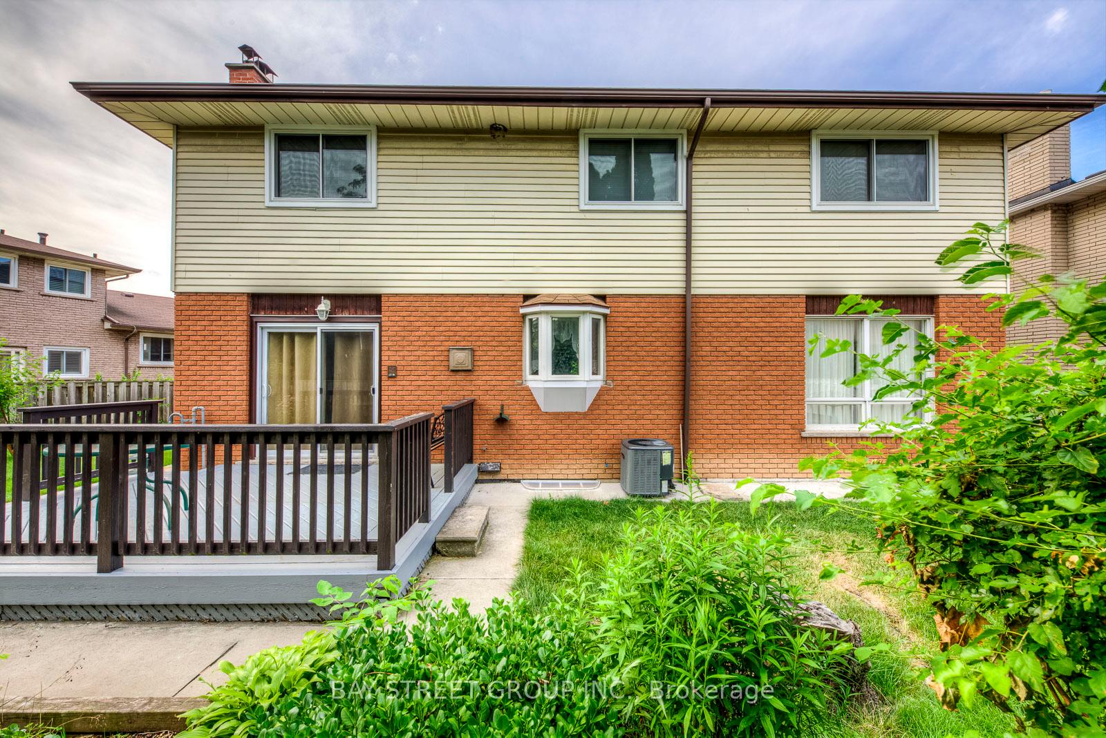 Photo 36 of 55 Milano Court, Hamilton, Gurnett — HOMEH