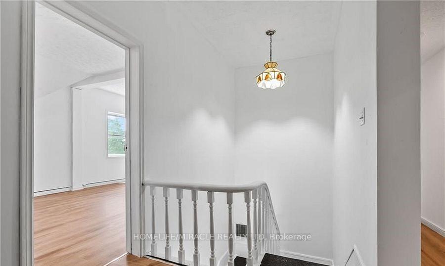 Photo 13 of 22 William Street S, Minto — HOMEH