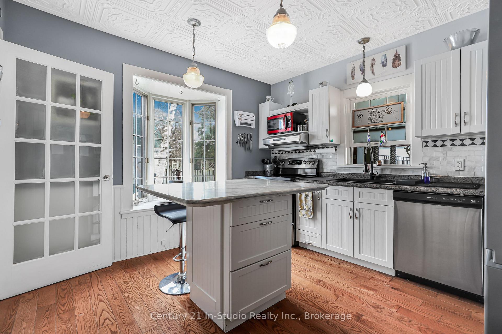 Photo 2 of 356 Third Street, Midland — HOMEH