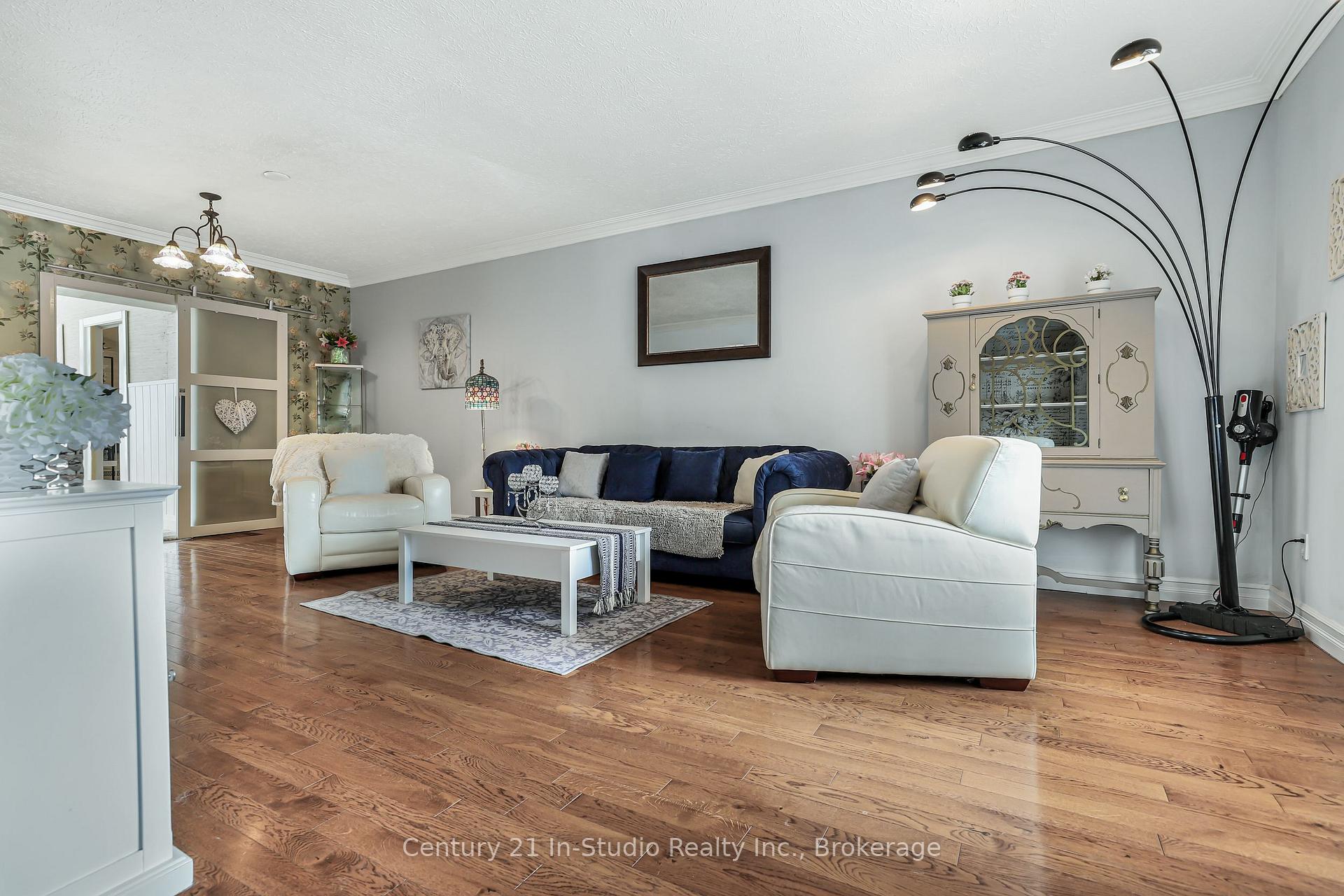 Photo 3 of 356 Third Street, Midland — HOMEH