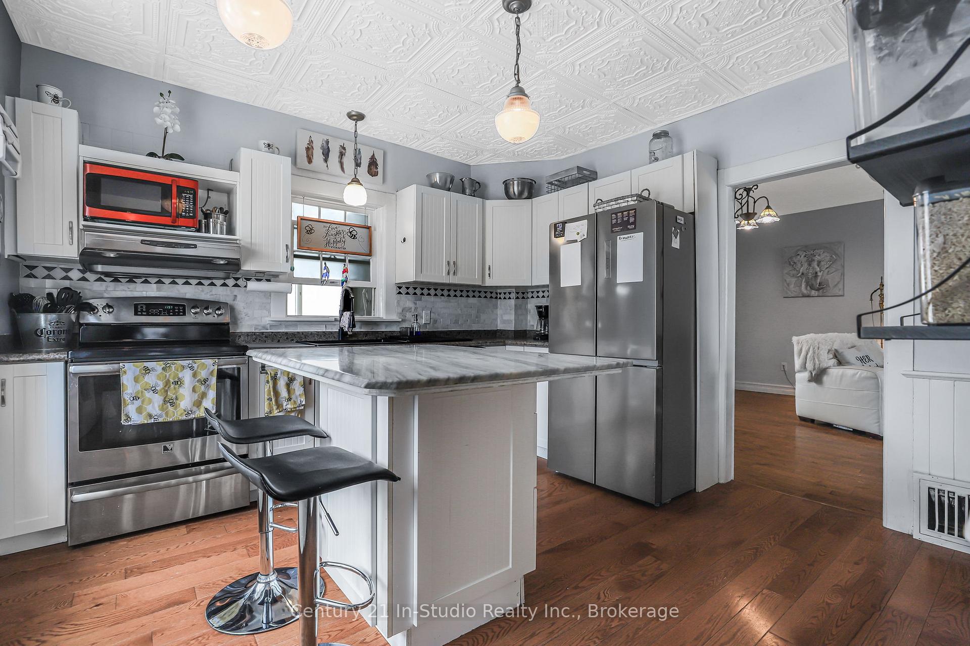 Photo 5 of 356 Third Street, Midland — HOMEH