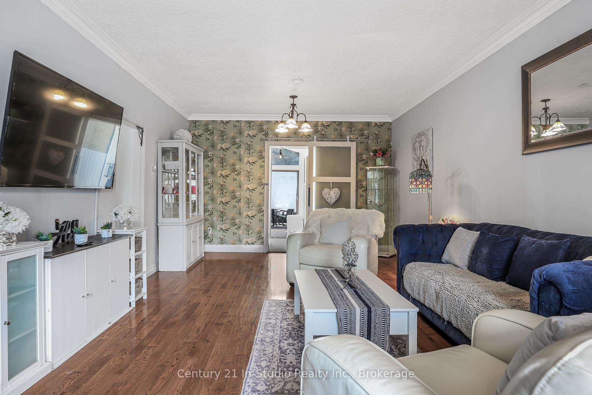 Photo 9 of 356 Third Street, Midland — HOMEH