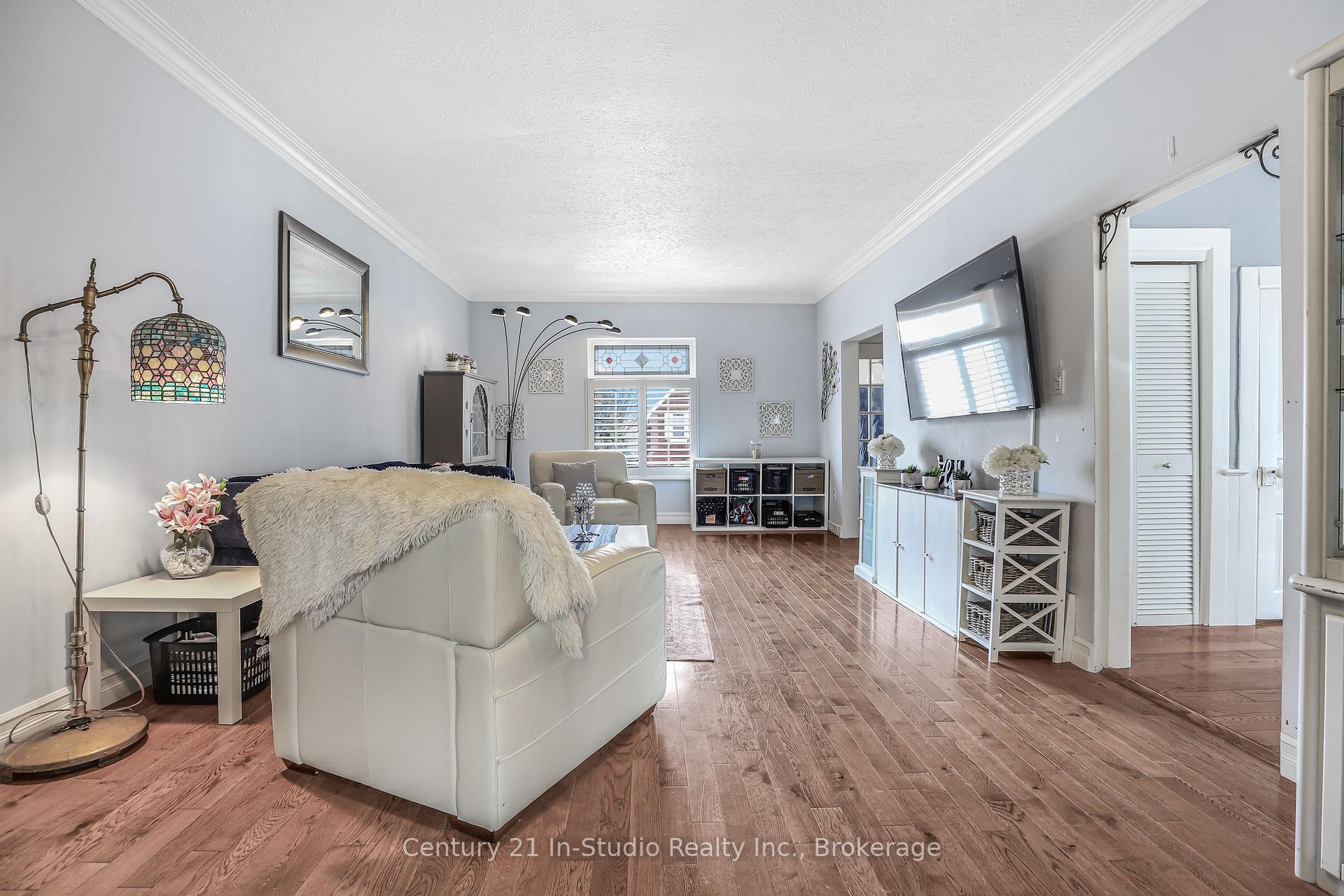 Photo 10 of 356 Third Street, Midland — HOMEH