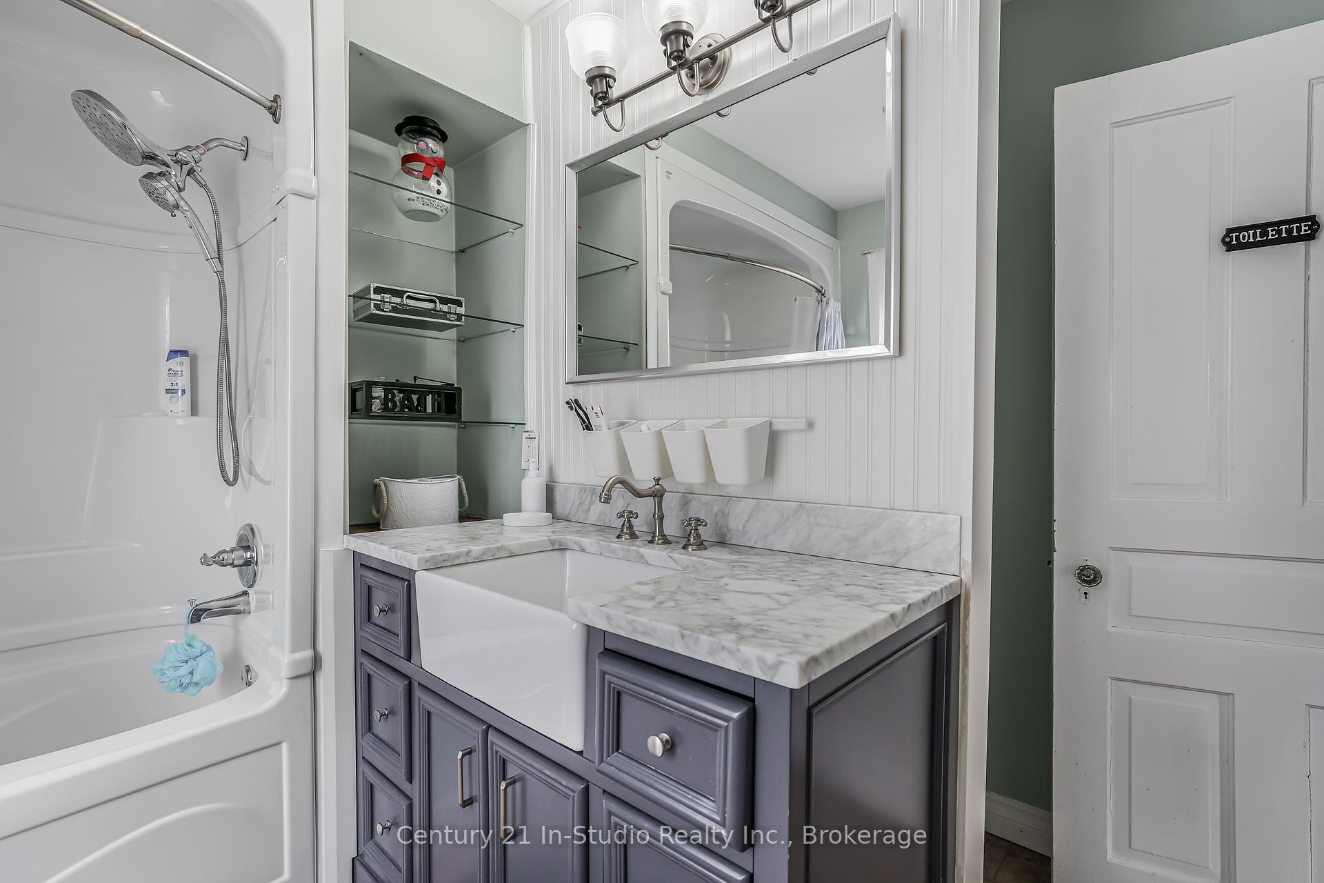 Photo 22 of 356 Third Street, Midland — HOMEH