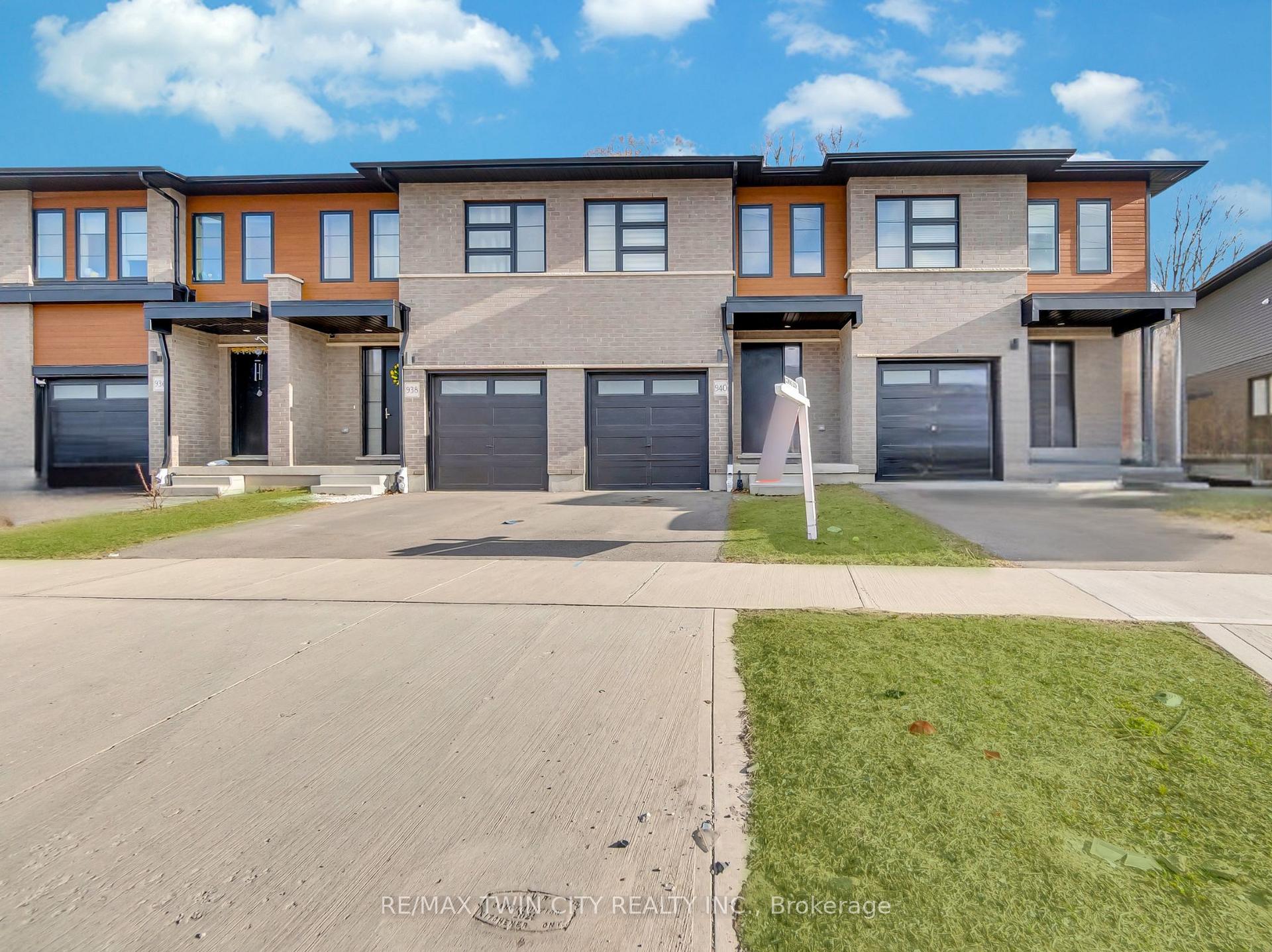 Front of 940 Robert Ferrie Drive