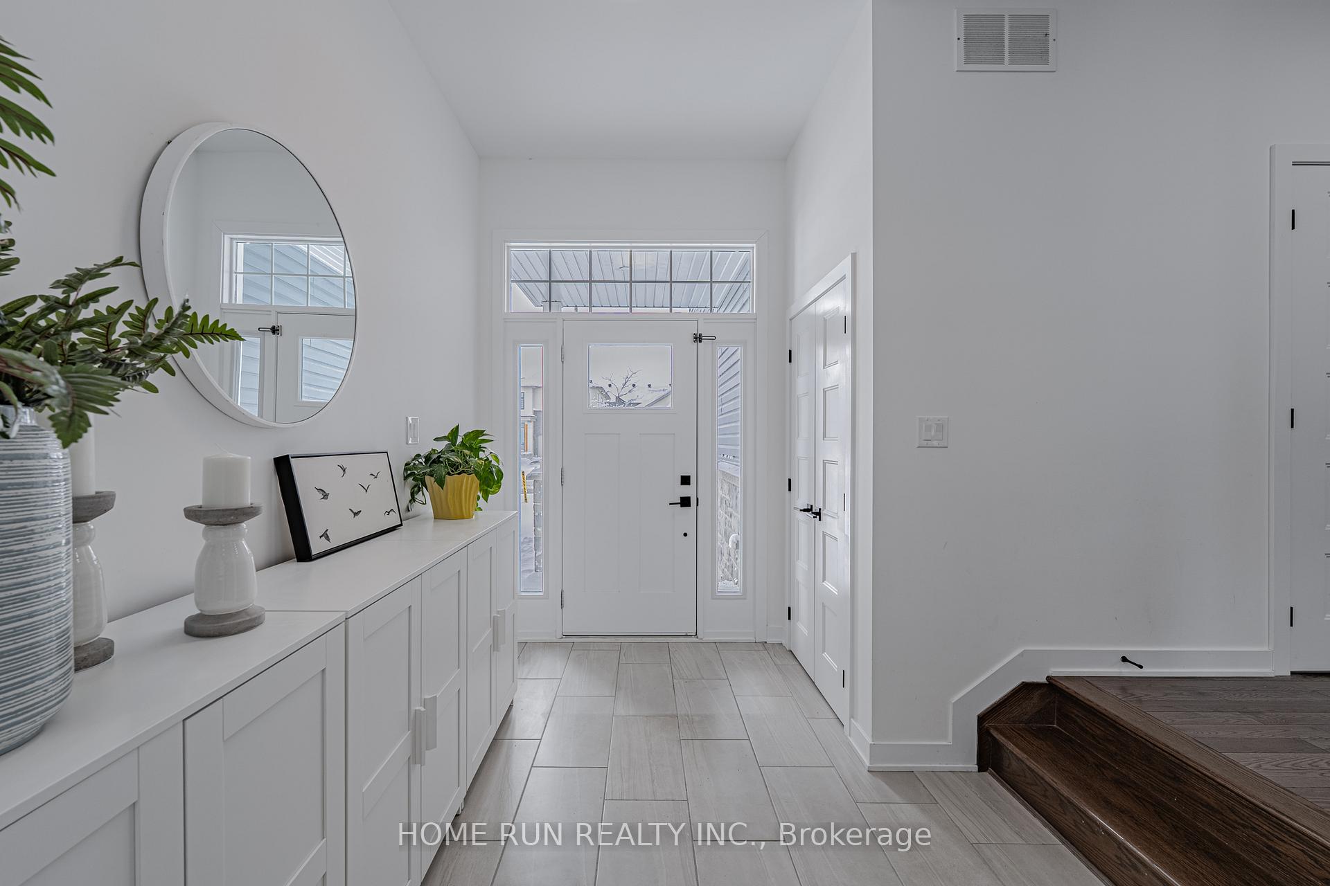 Photo 5 of 131 Defence Street, Ottawa, Kanata - Emerald Meadows/Trailwest — HOMEH