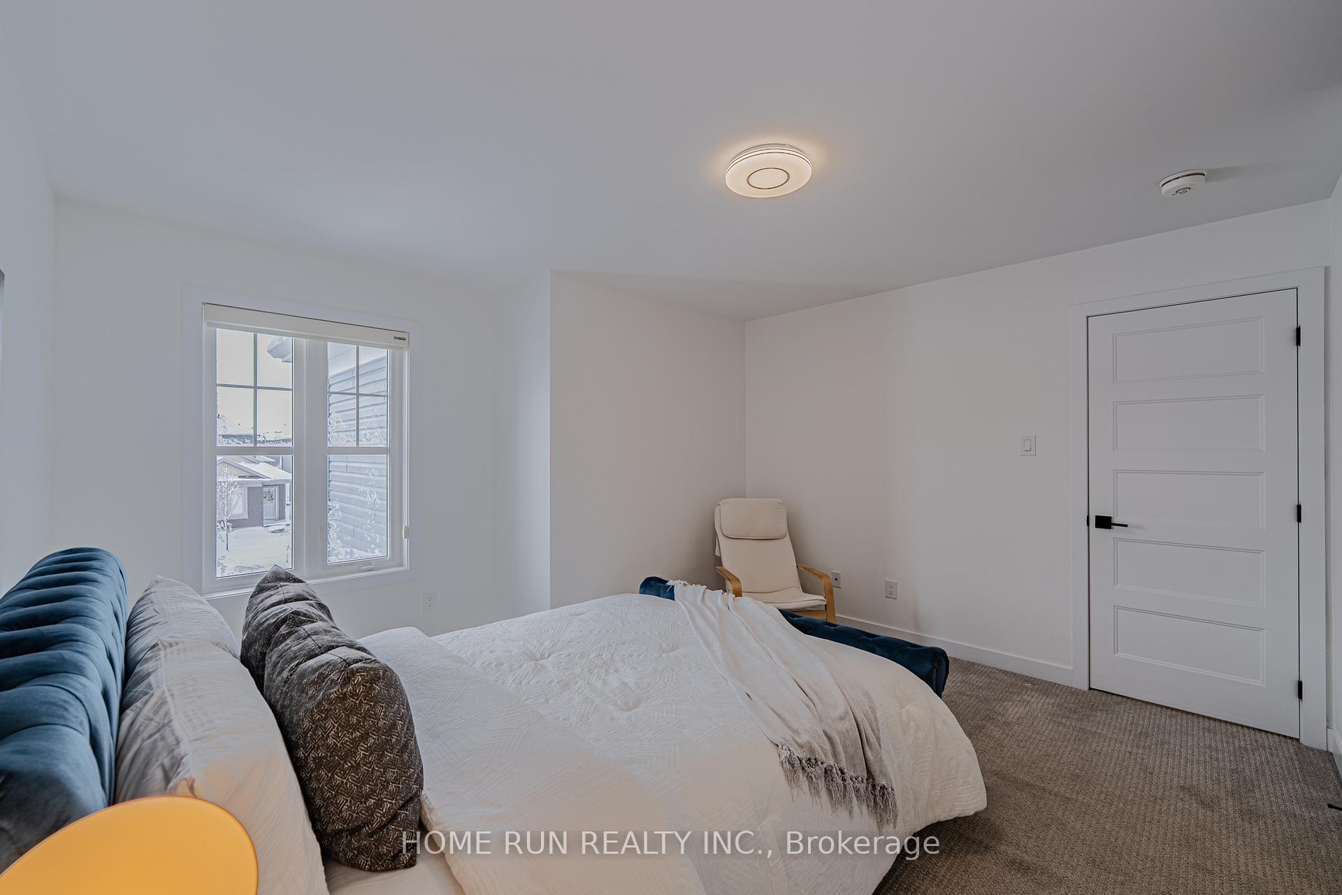 Photo 38 of 131 Defence Street, Ottawa, Kanata - Emerald Meadows/Trailwest — HOMEH
