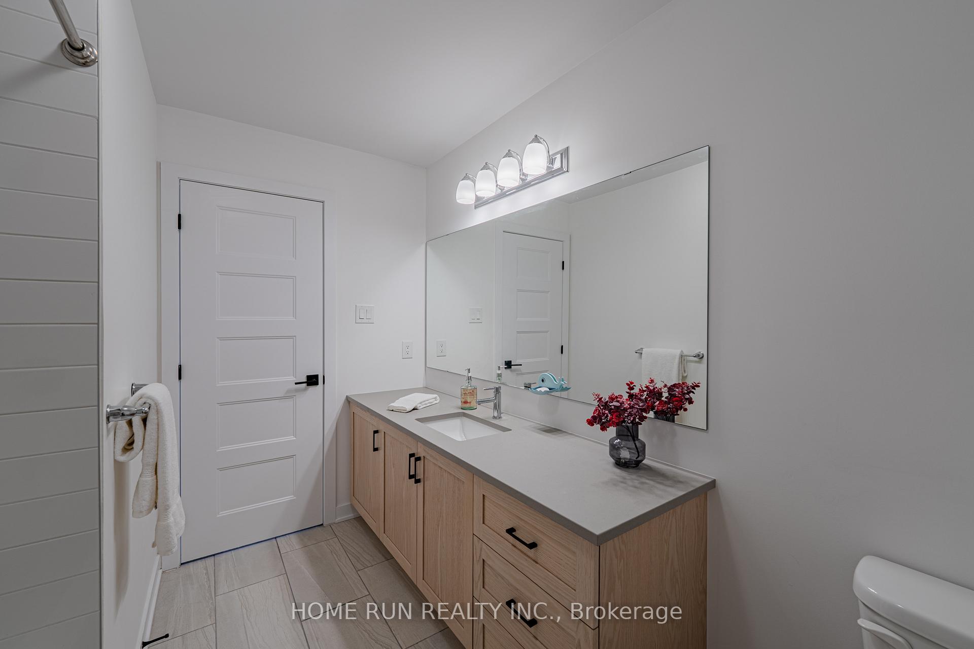 Photo 44 of 131 Defence Street, Ottawa, Kanata - Emerald Meadows/Trailwest — HOMEH
